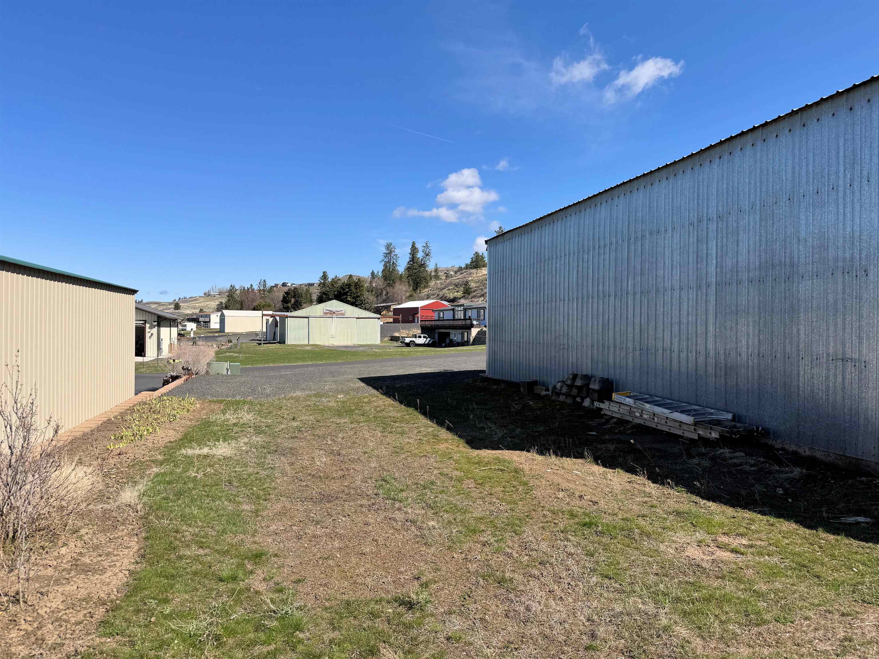 316 Airport Loop - Photo 24