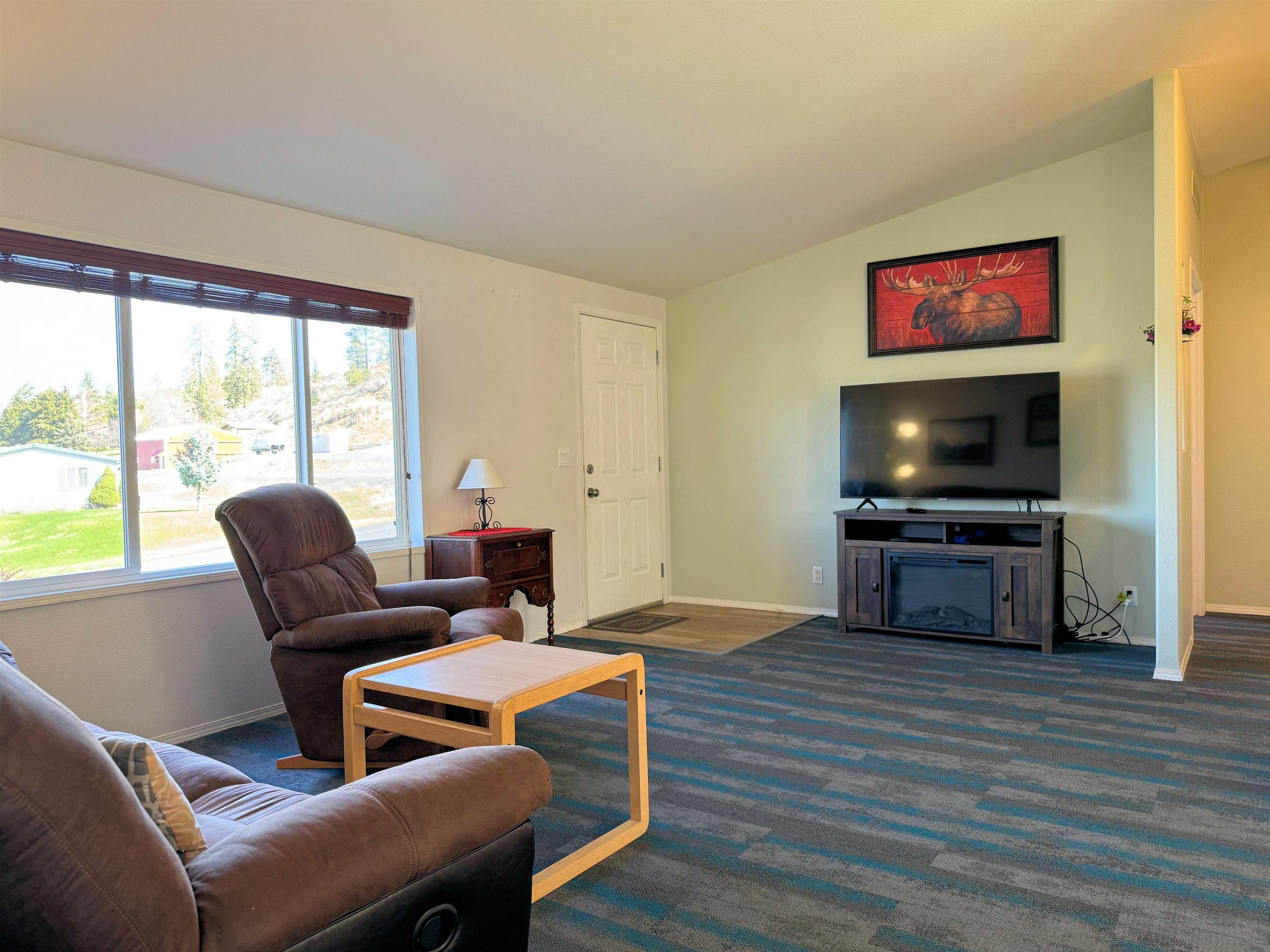 316 Airport Loop - Photo 4
