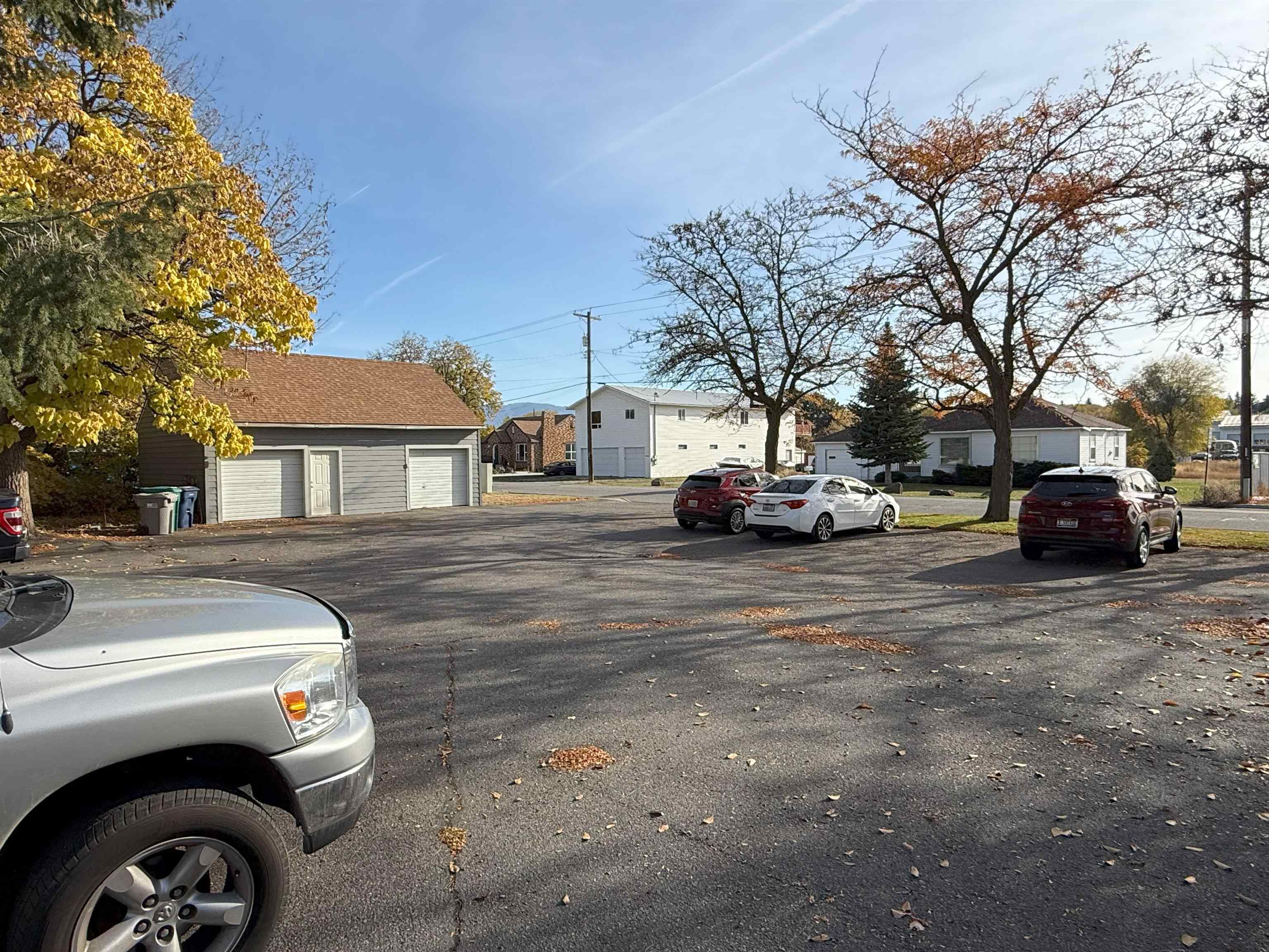 323 S Pines Rd - Photo 5