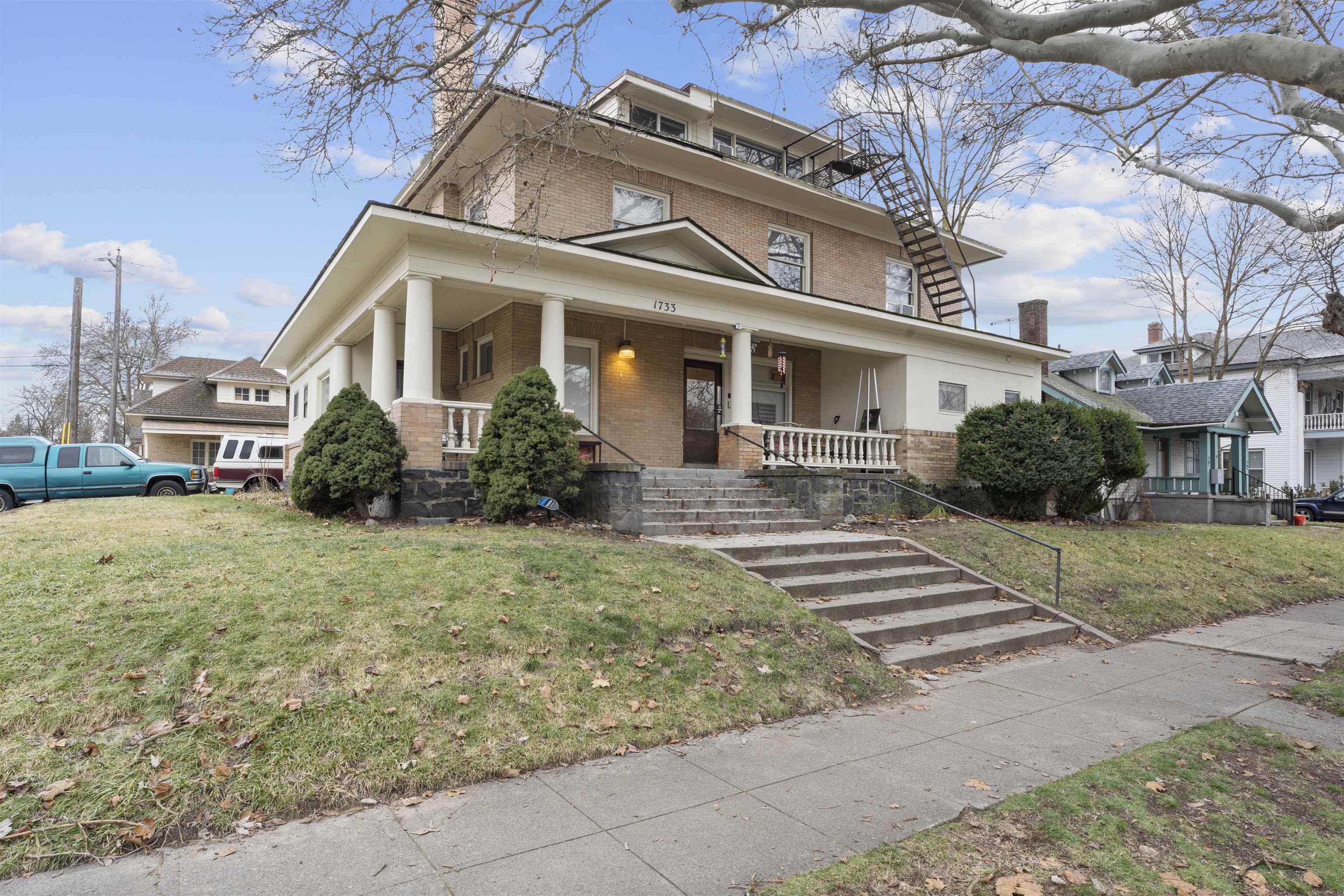 1733 W 10th Ave - Photo 1