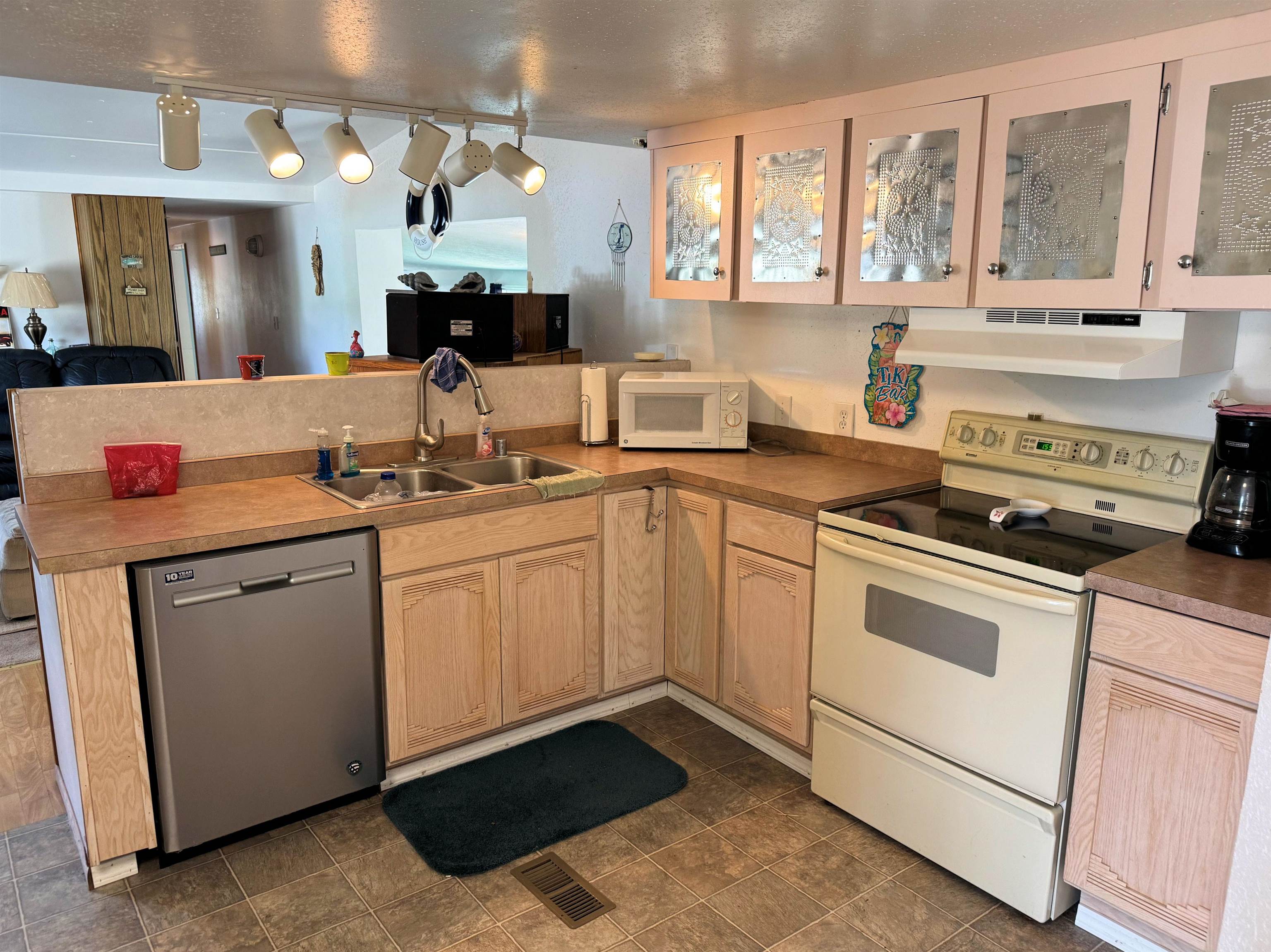 31884 E Phillips Ln - Photo 11