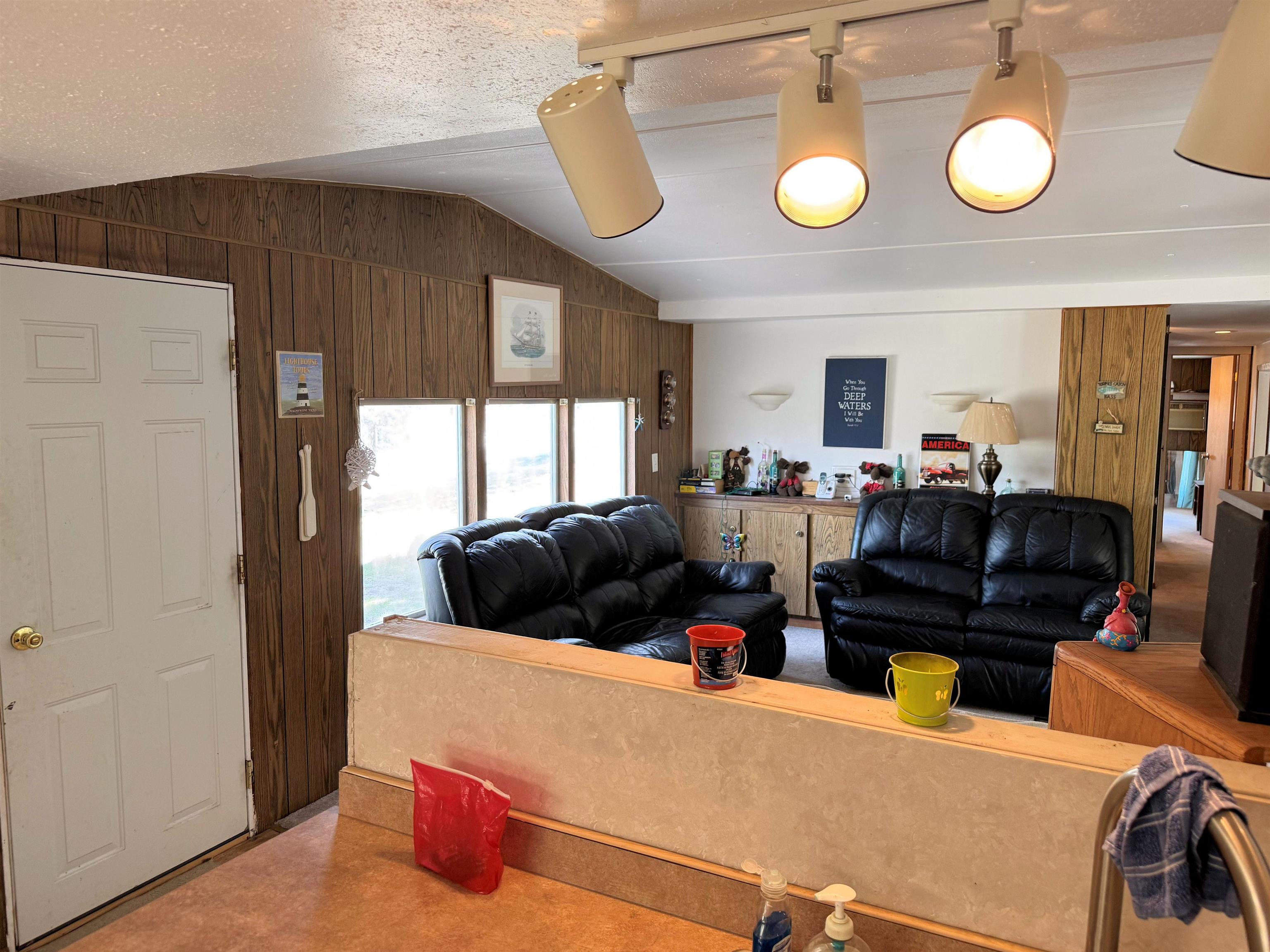 31884 E Phillips Ln - Photo 10