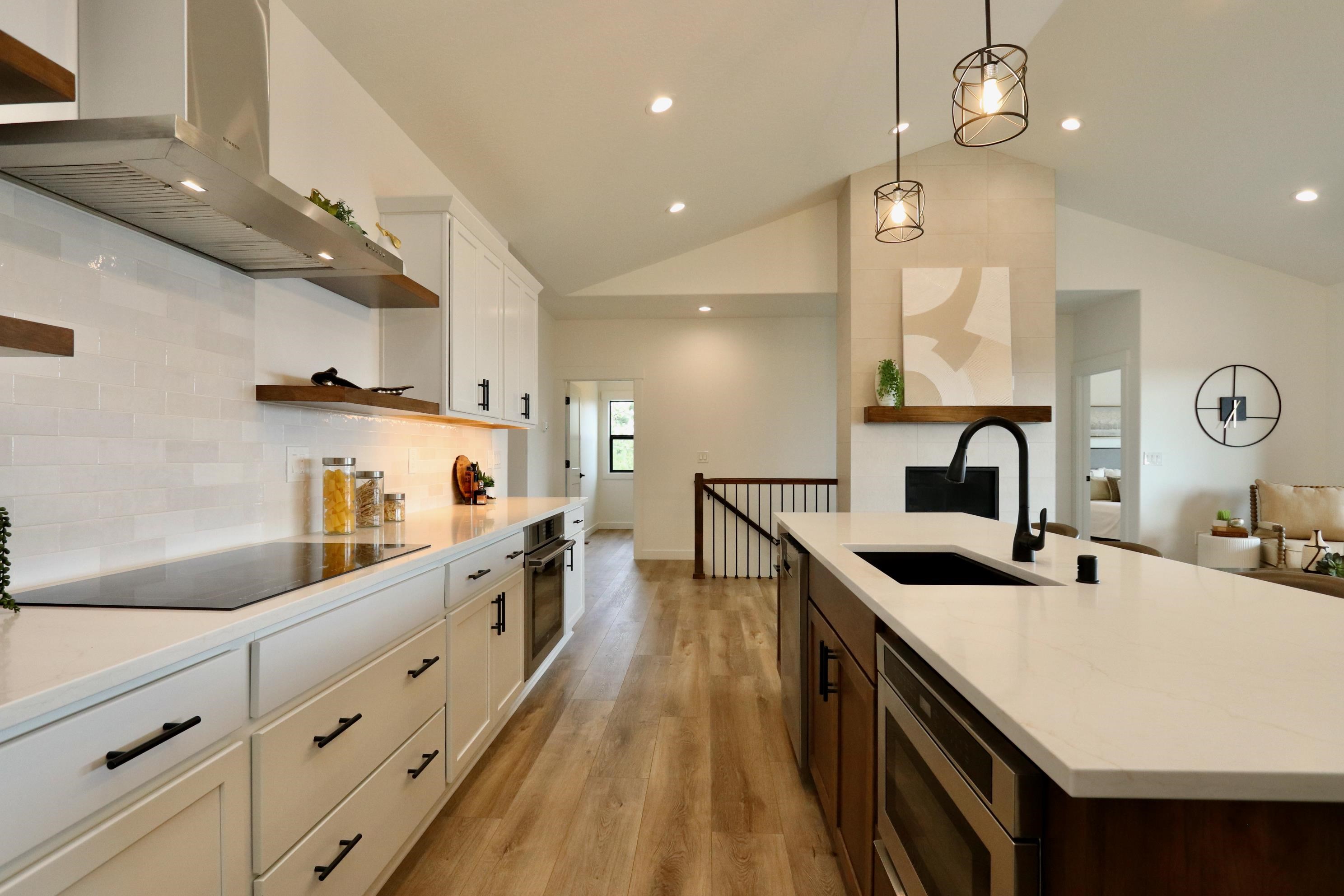 9006 E Clearview Ln - Photo 4