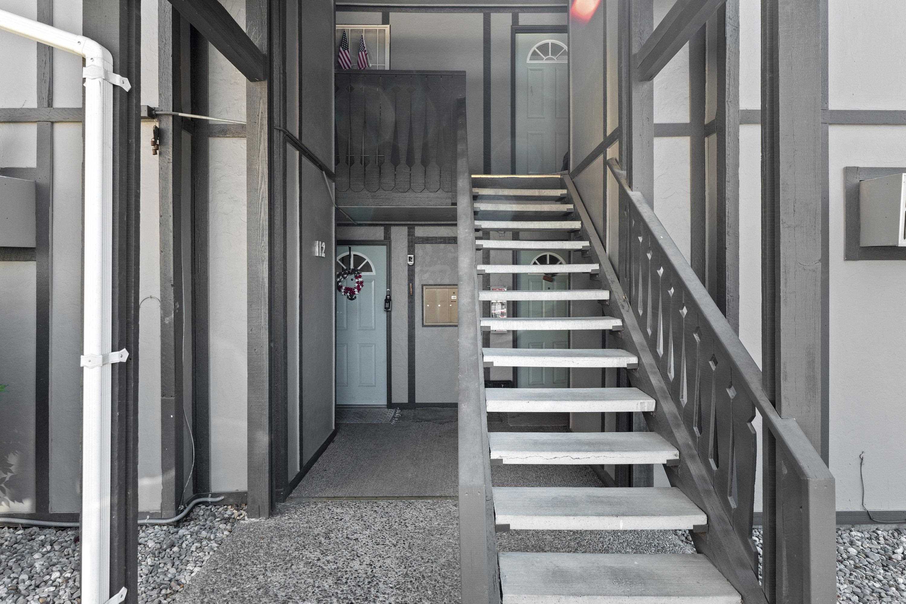 112 E Weile Ave - Photo 3