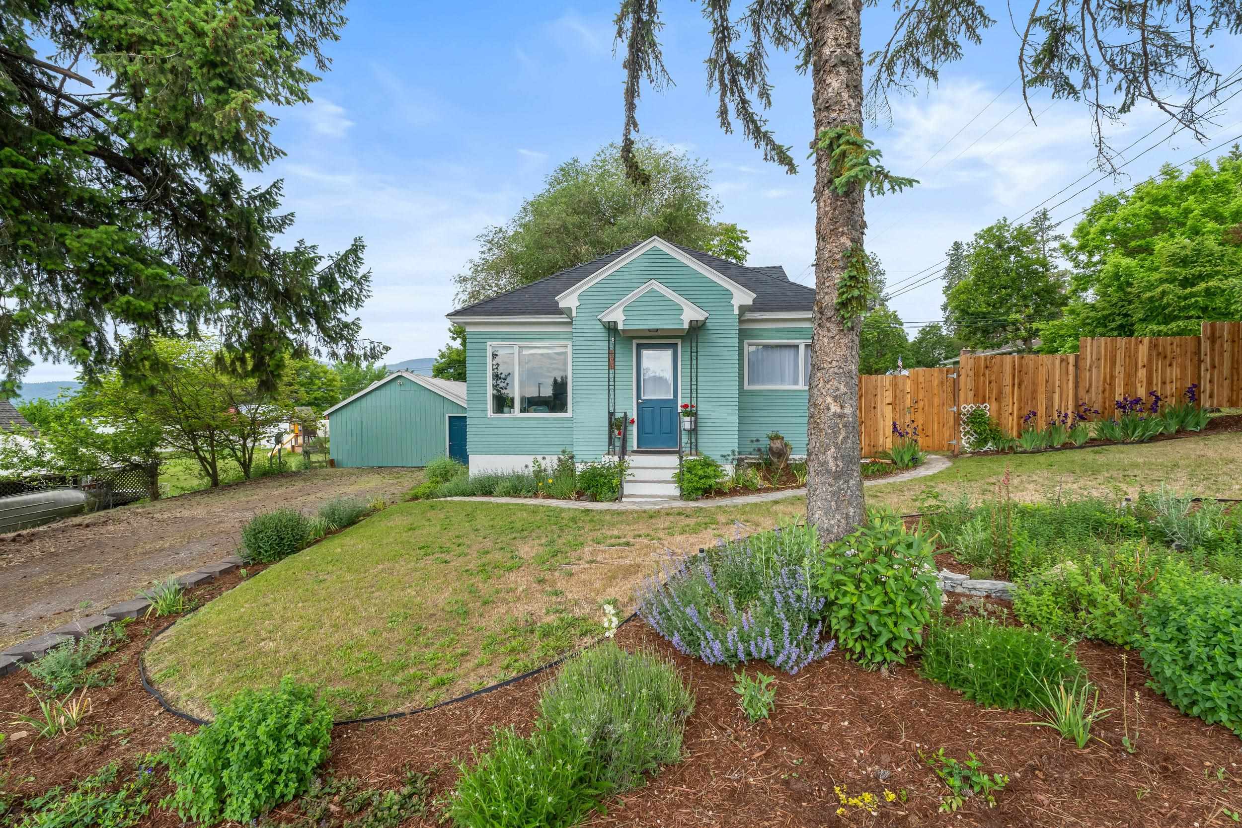 697 N Hofstetter St - Photo 2