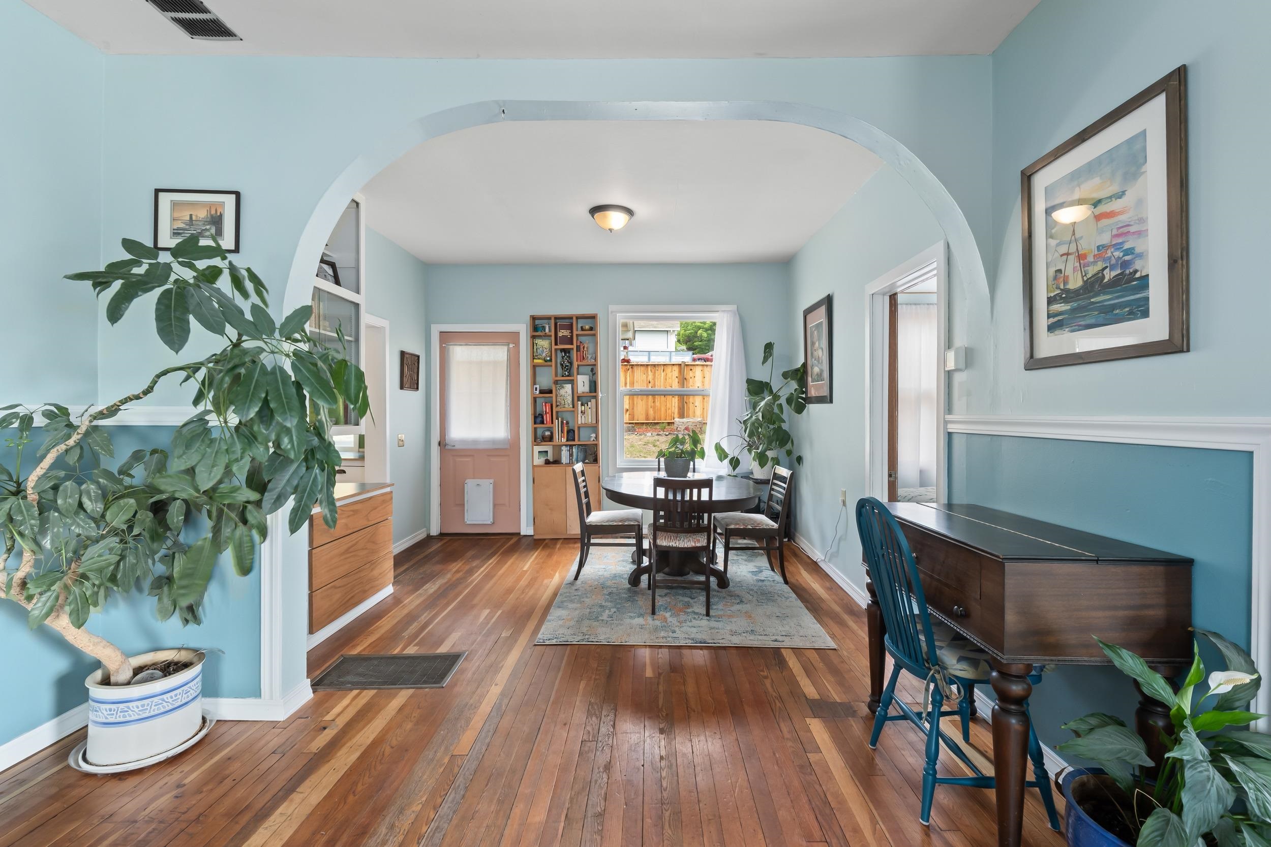 697 N Hofstetter St - Photo 8