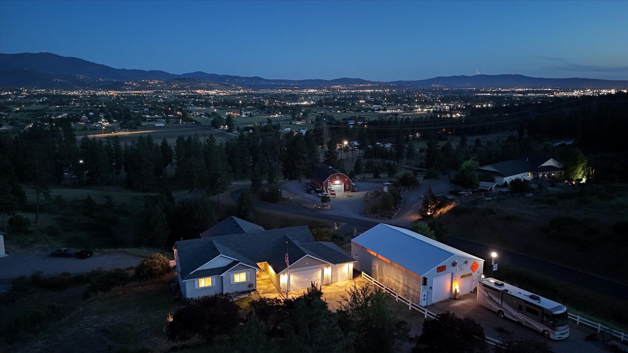 6930 N Lynden Ln - Photo 2