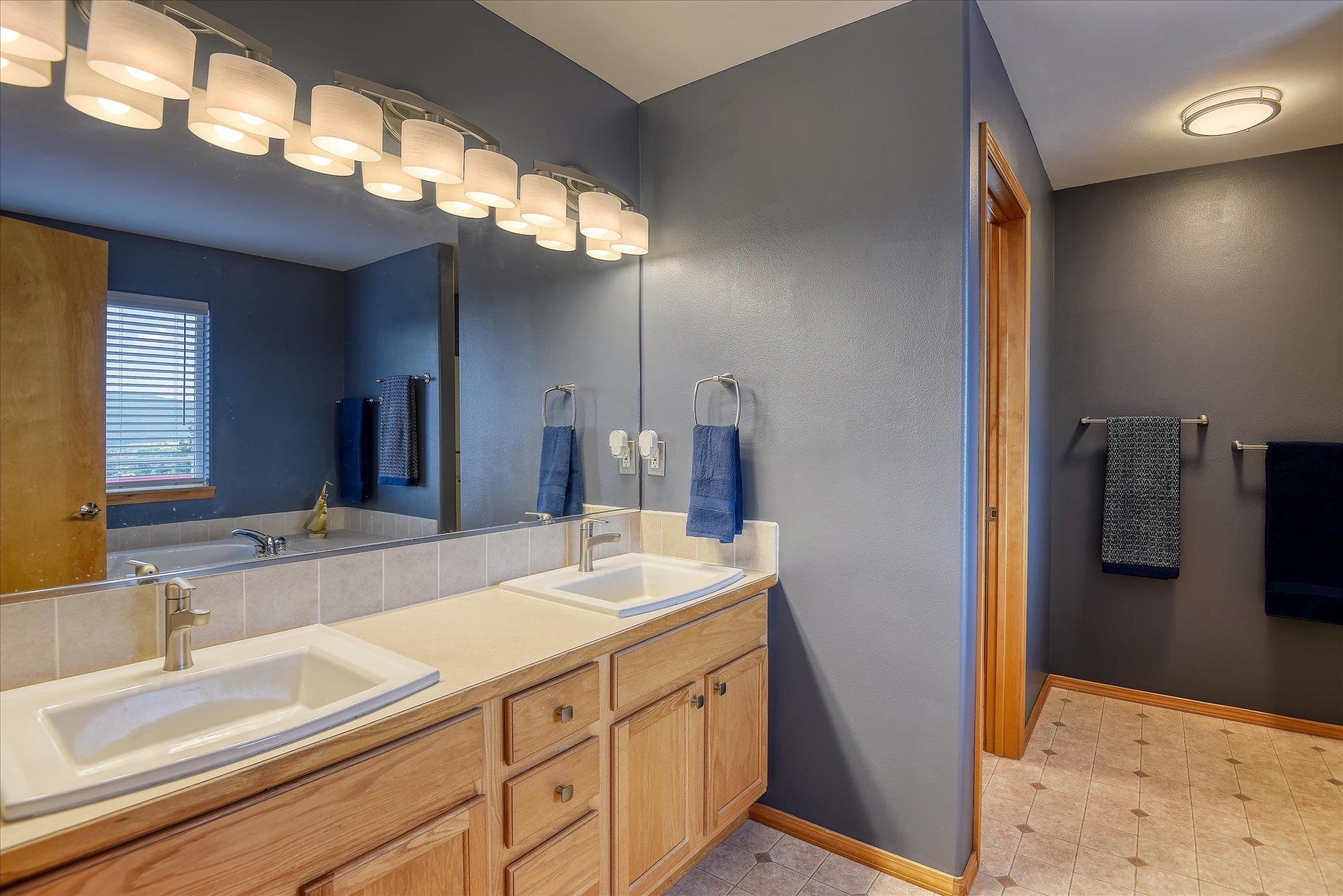 6930 N Lynden Ln - Photo 19