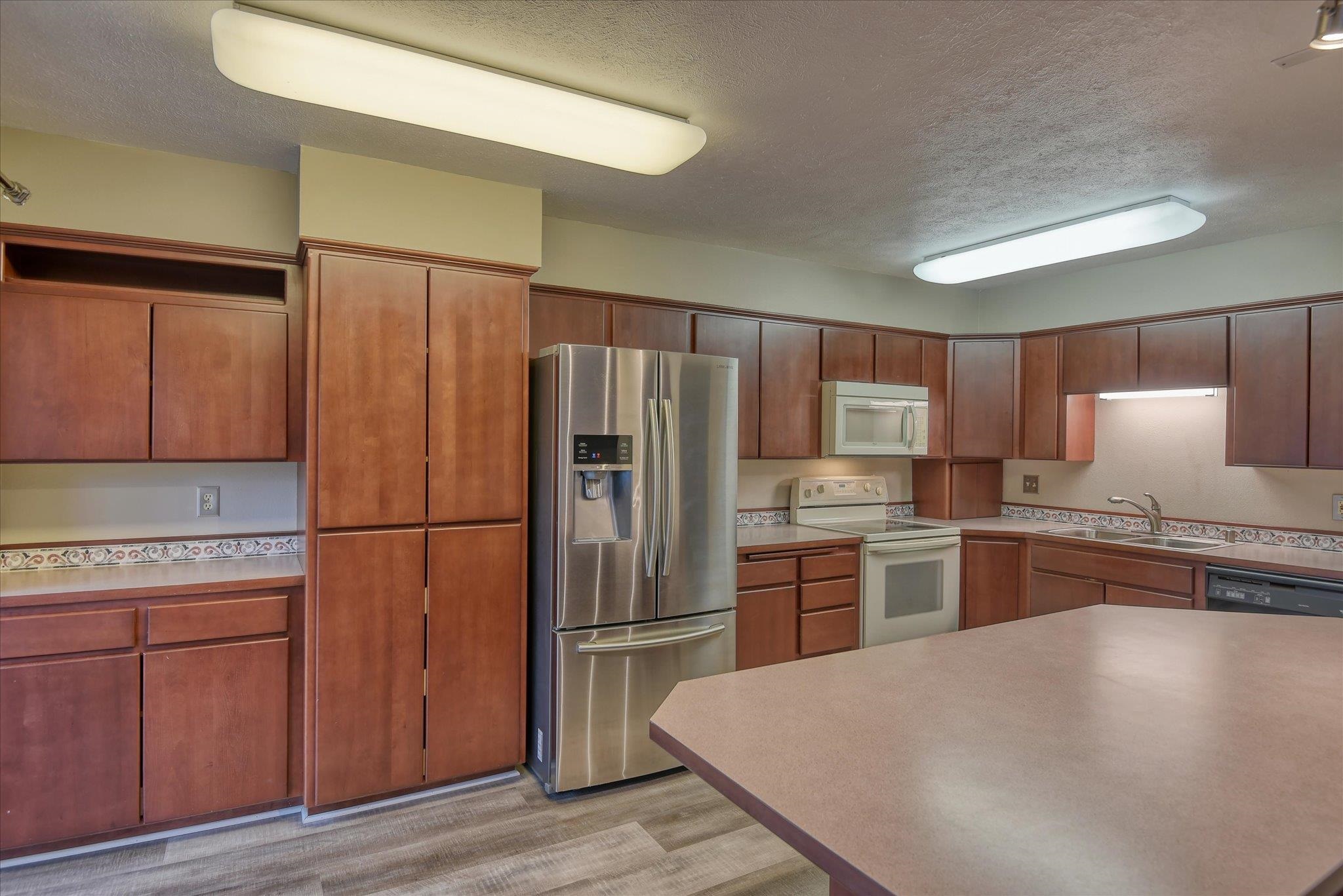707 W 6TH Ave - Photo 11