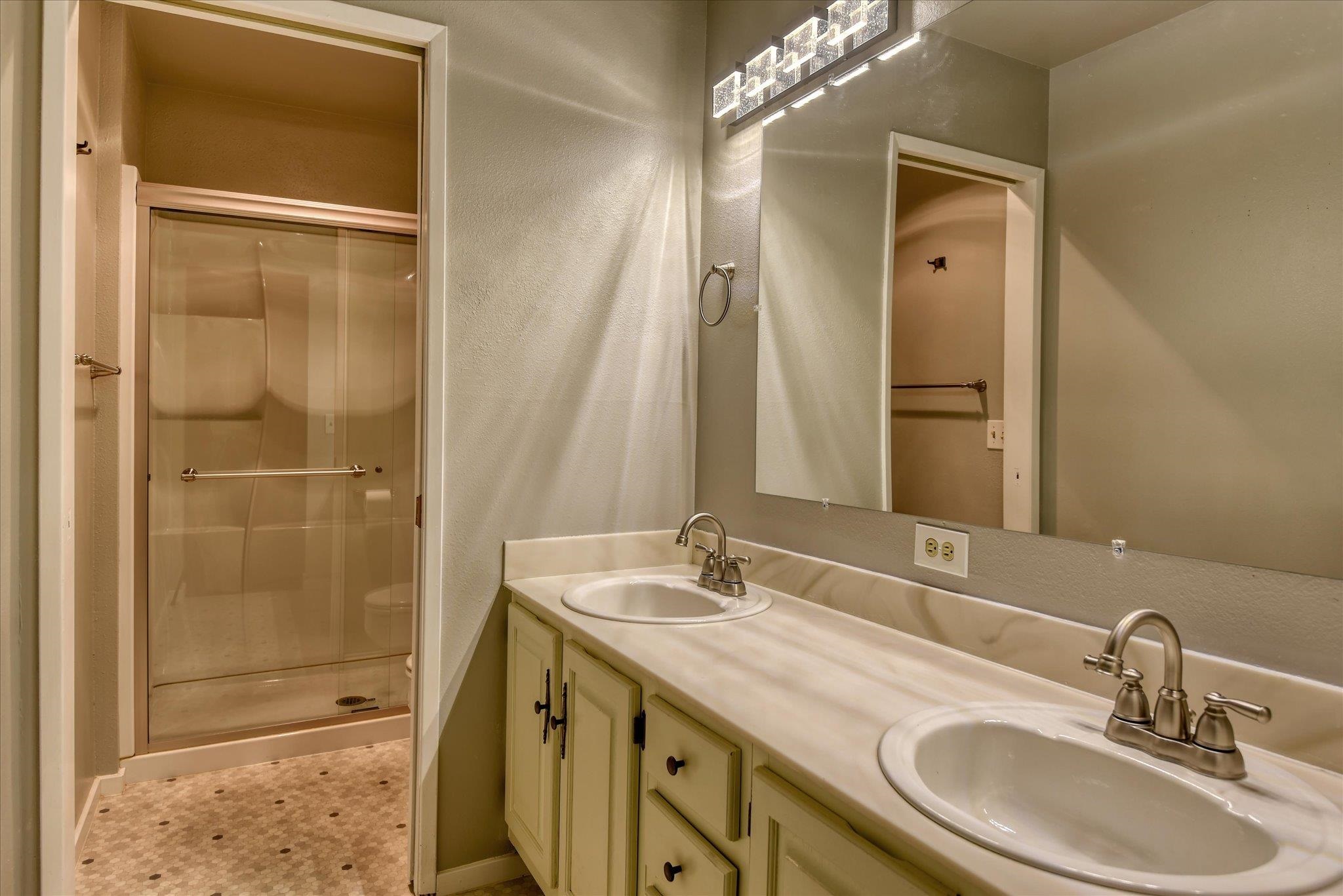 707 W 6TH Ave - Photo 20