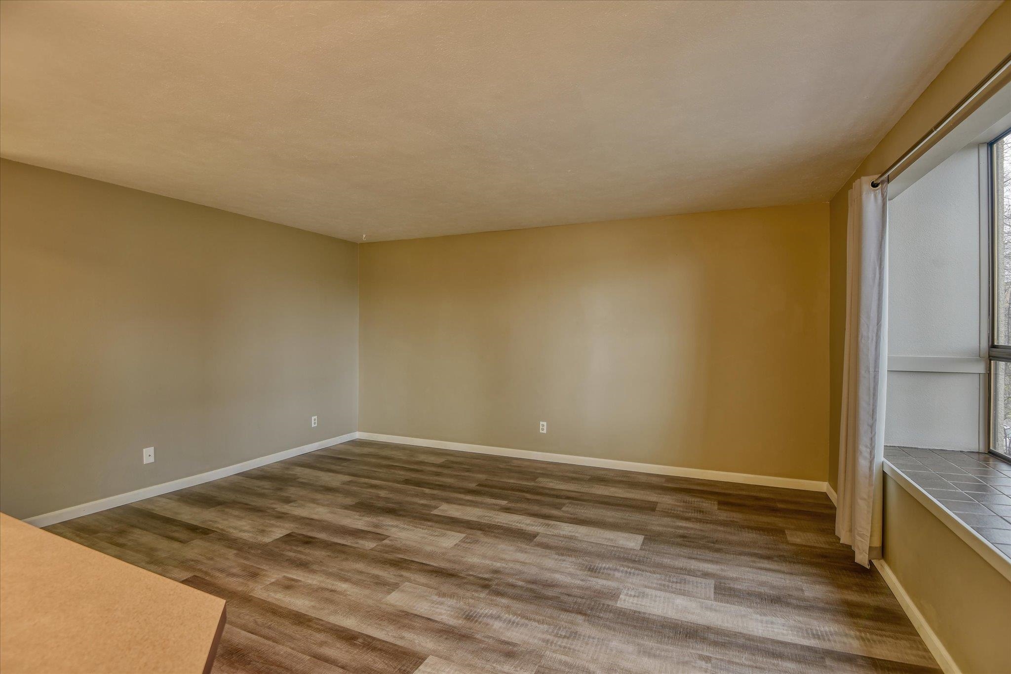 707 W 6TH Ave - Photo 7