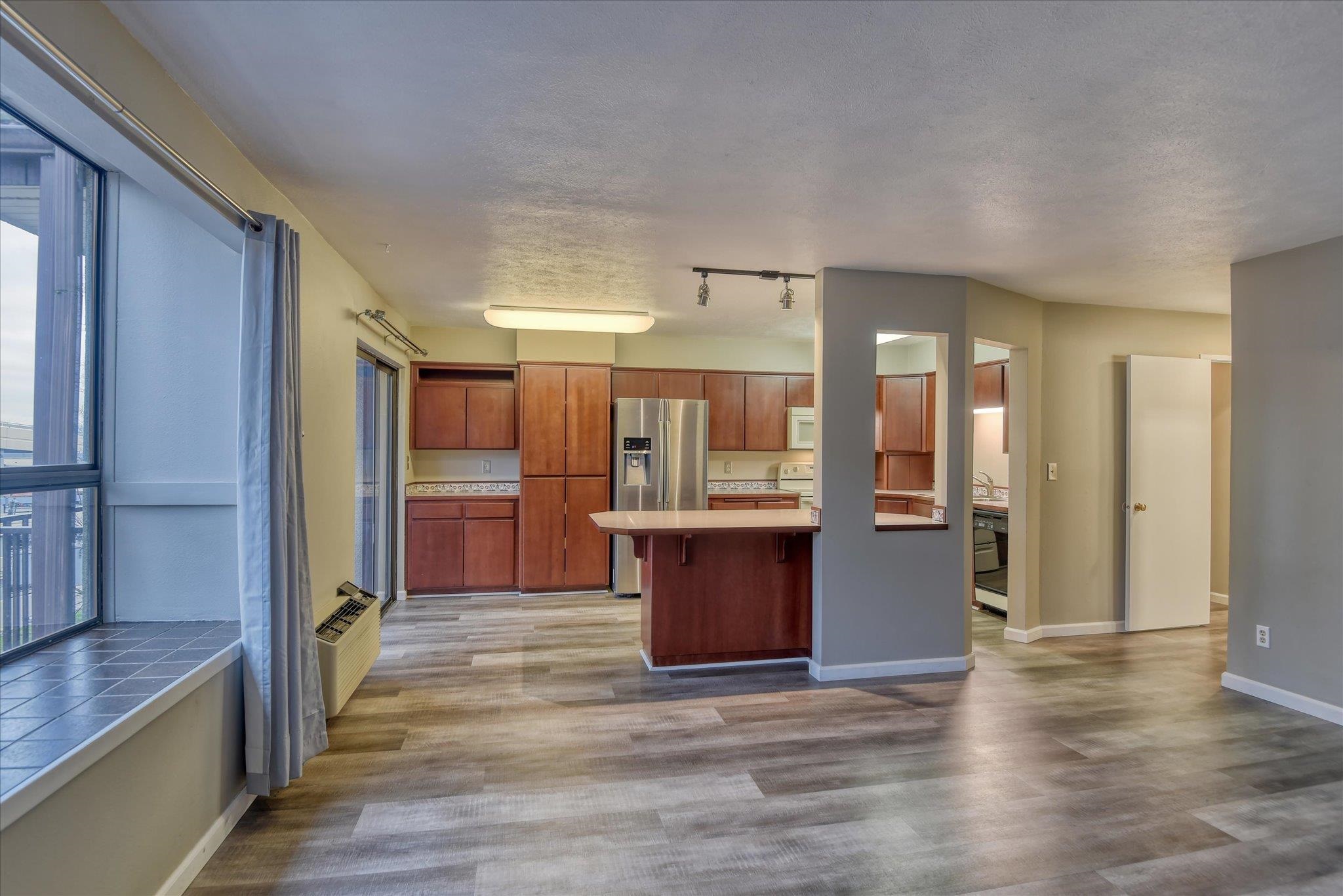 707 W 6TH Ave - Photo 8
