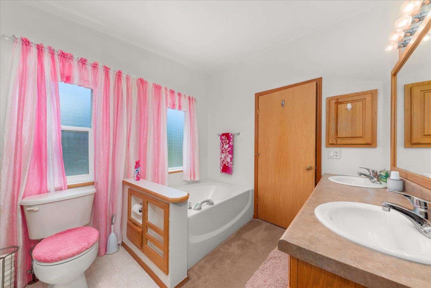 1643 Highway 395 S - Photo 14