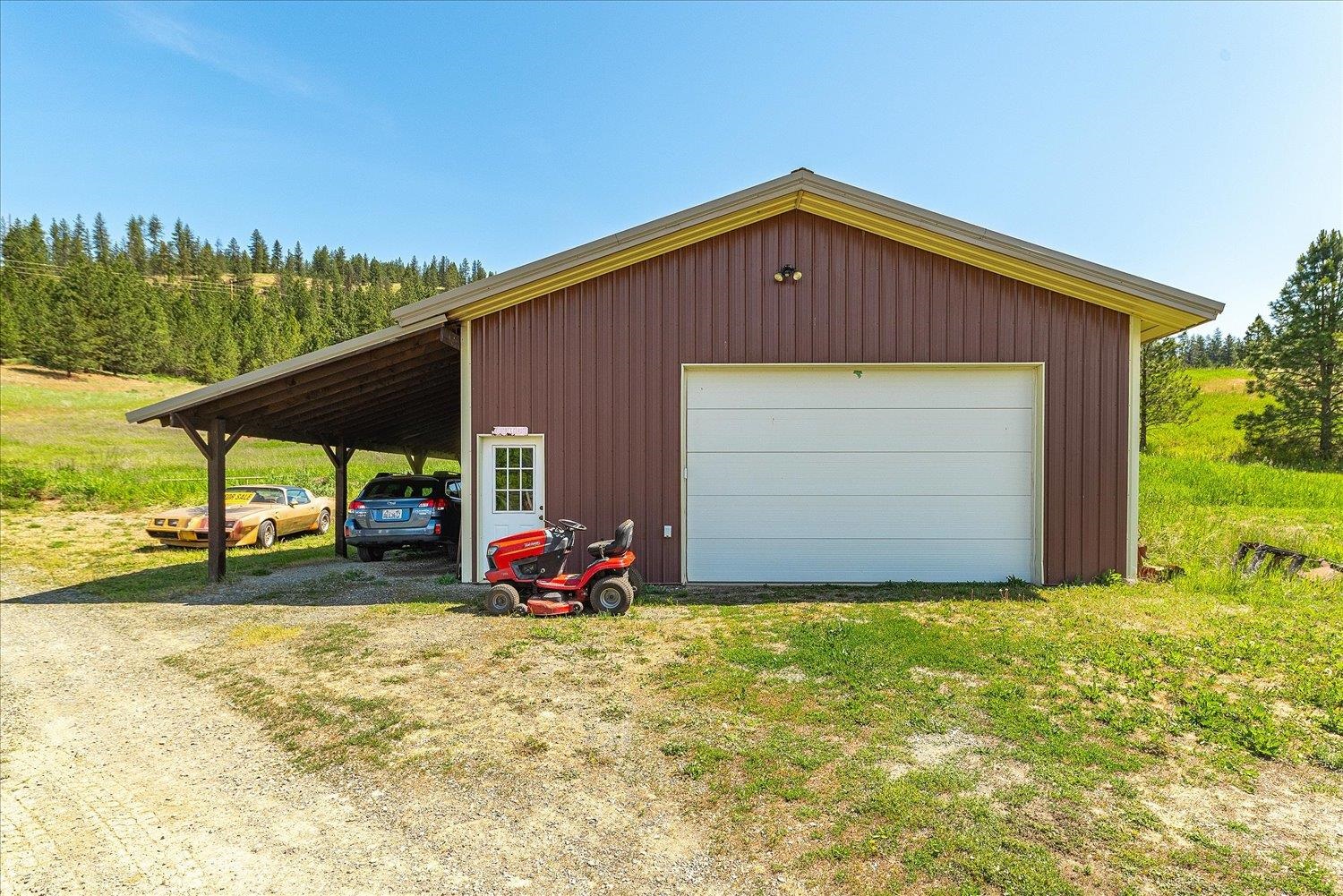 1643 Highway 395 S - Photo 24