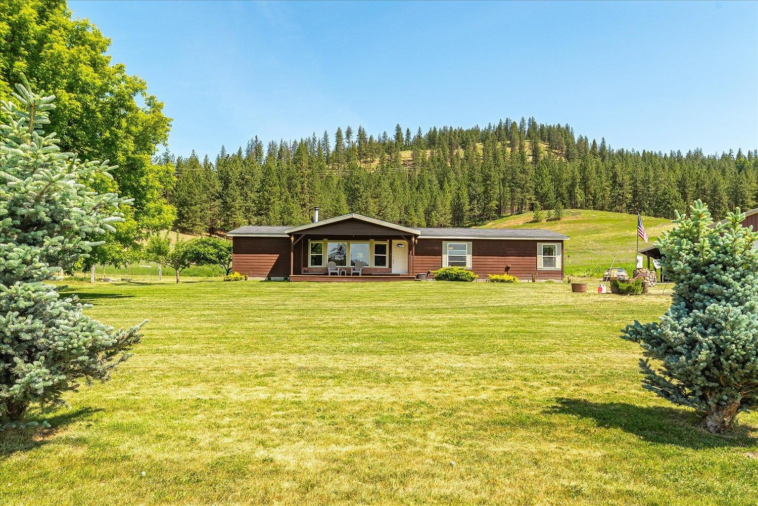 1643 Highway 395 S - Photo 30