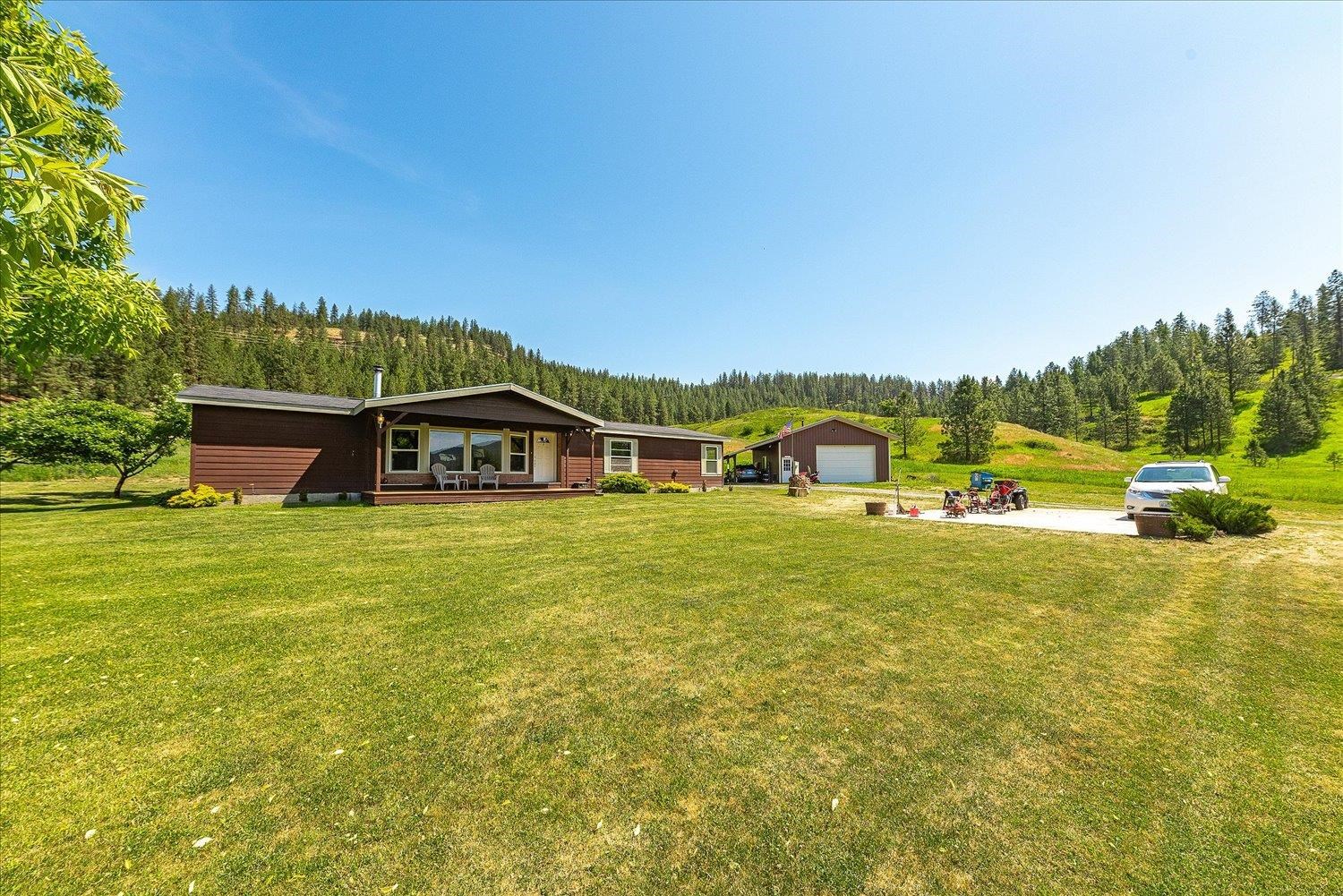 1643 Highway 395 S - Photo 4