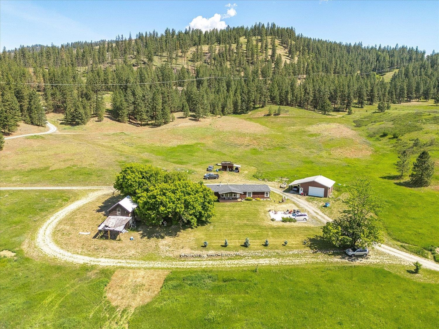 1643 Highway 395 S - Photo 32