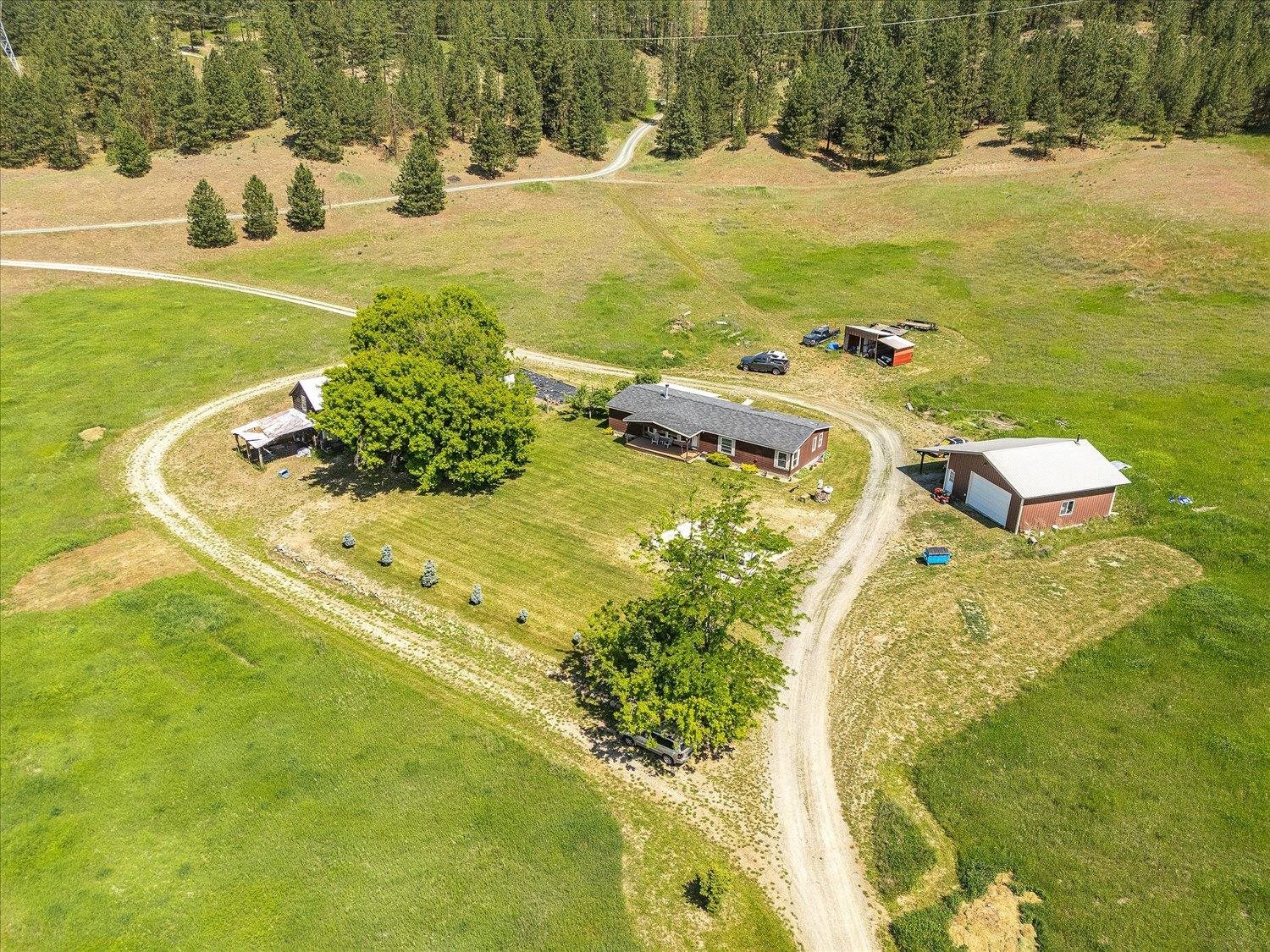 1643 Highway 395 S - Photo 33