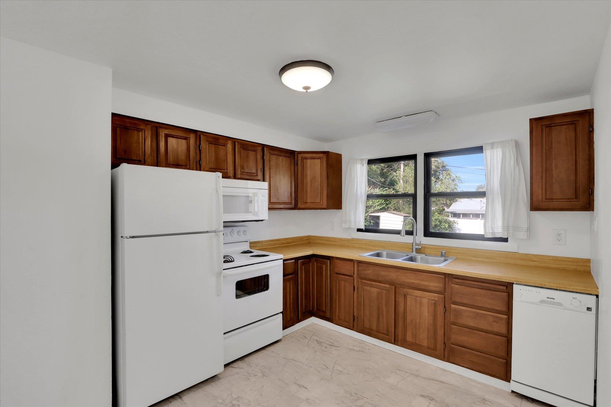 5915 N Cochran St - Photo 8