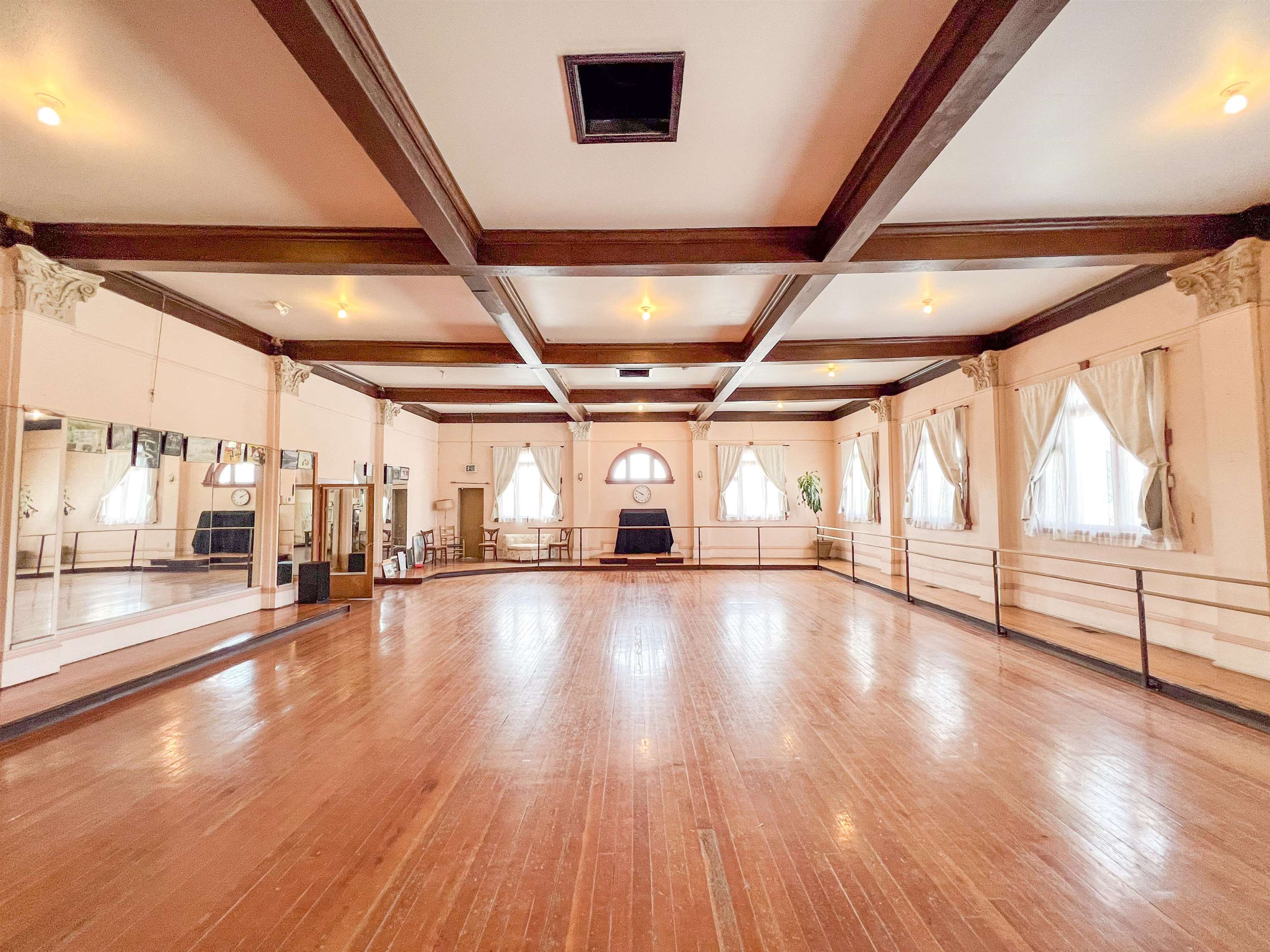 151 W 1St Ave - Photo 3
