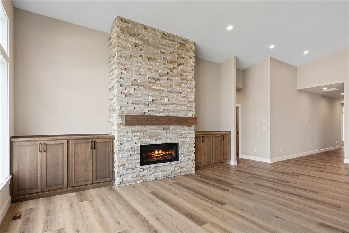 16929 E 16th Ln - Photo 8