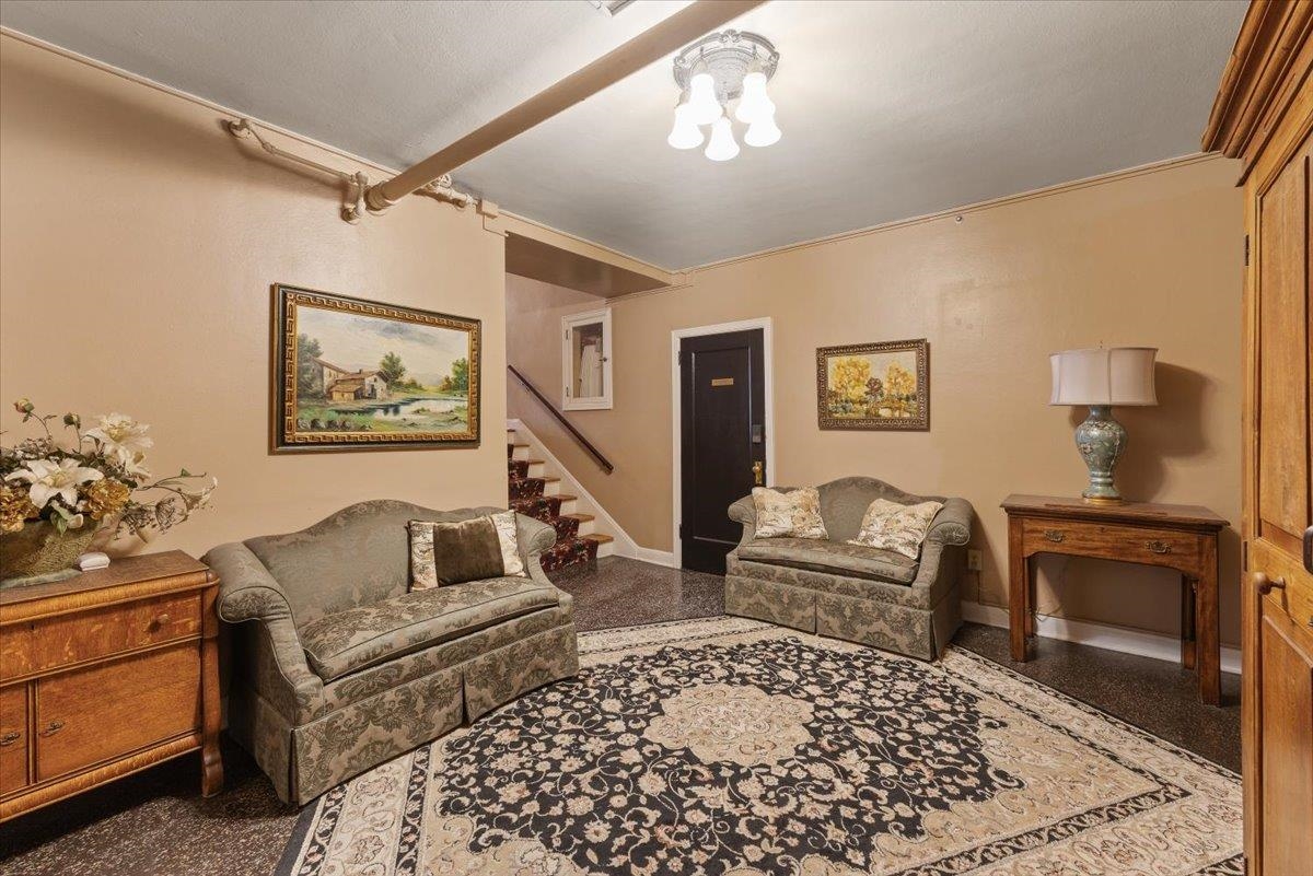 704 W 6th Ave - Photo 17