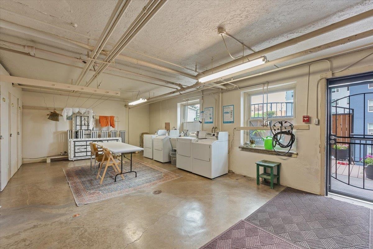 704 W 6th Ave - Photo 18