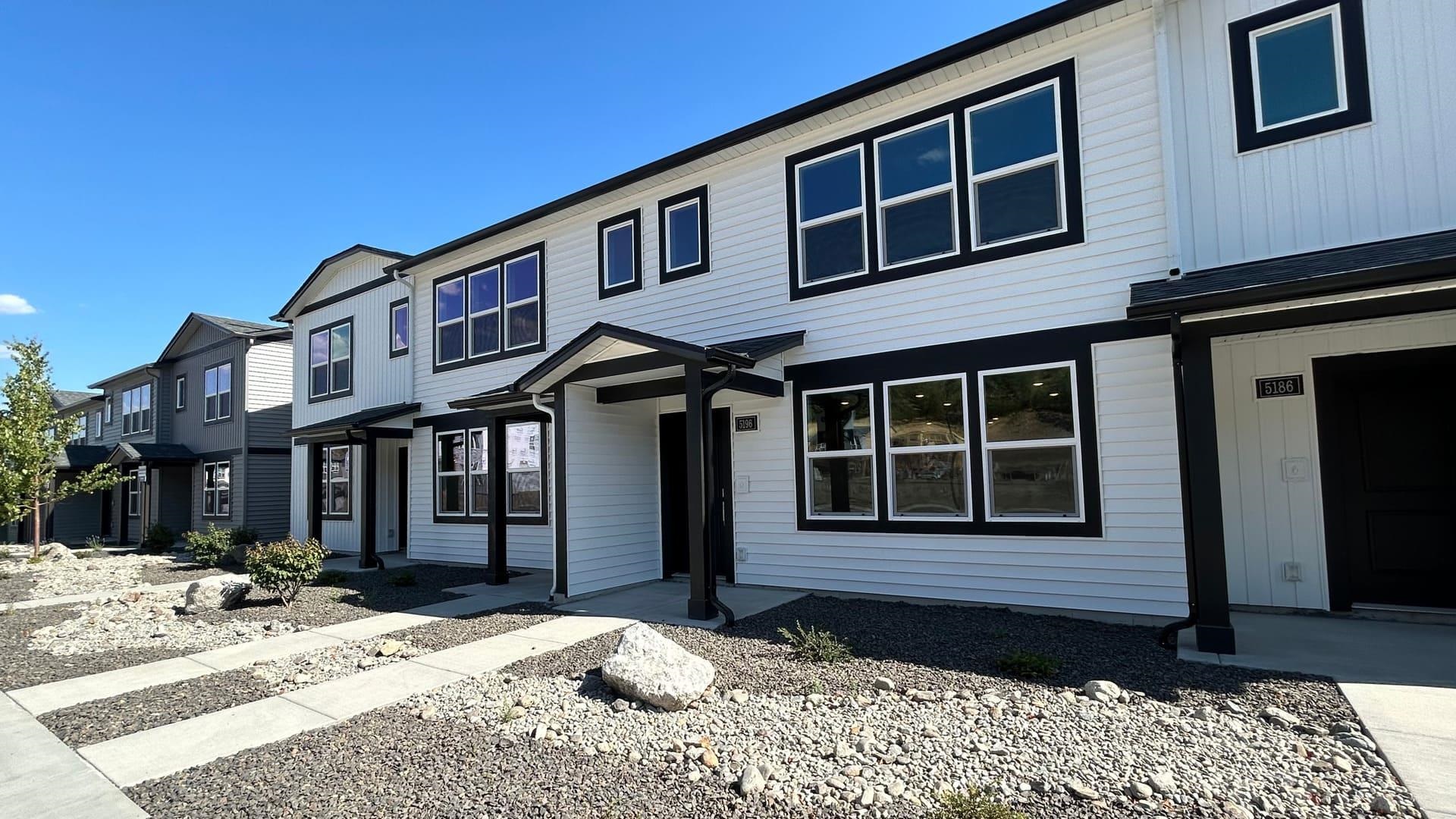 5196 E Liberty Ln - Photo 3