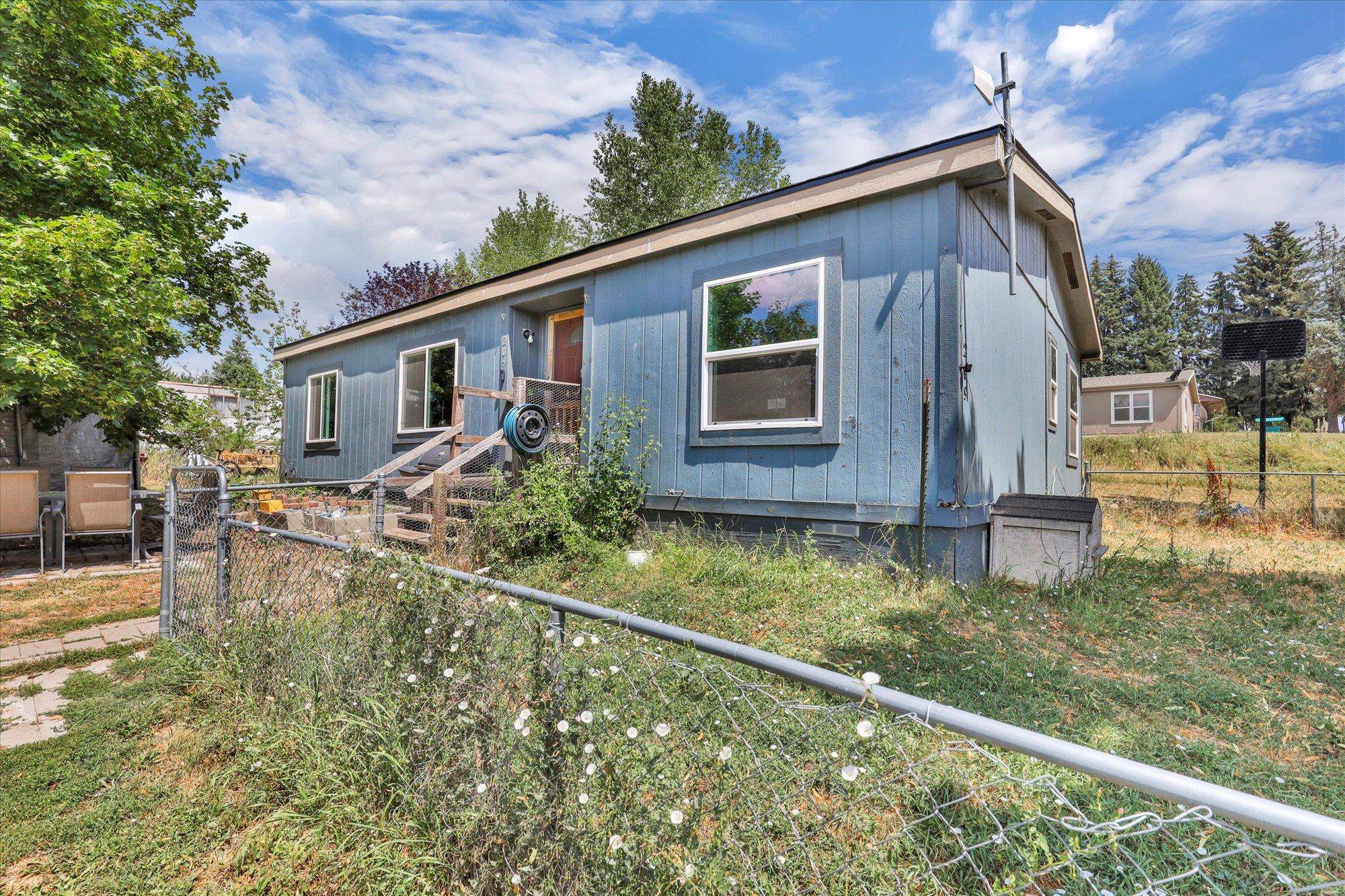 209 E Ticknor St - Photo 3