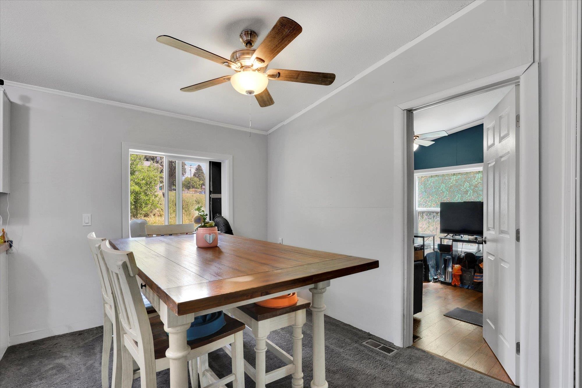 209 E Ticknor St - Photo 7