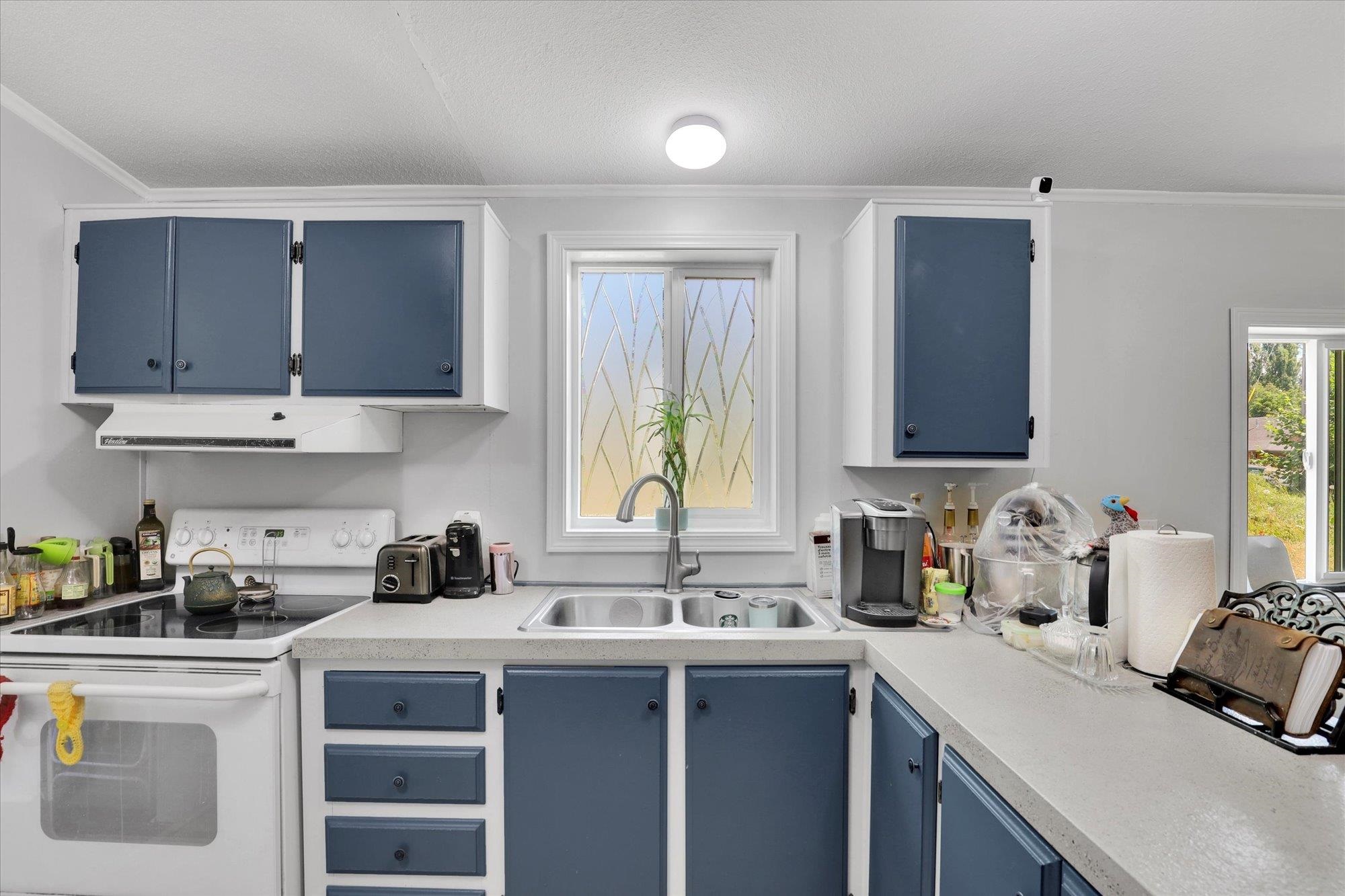 209 E Ticknor St - Photo 10