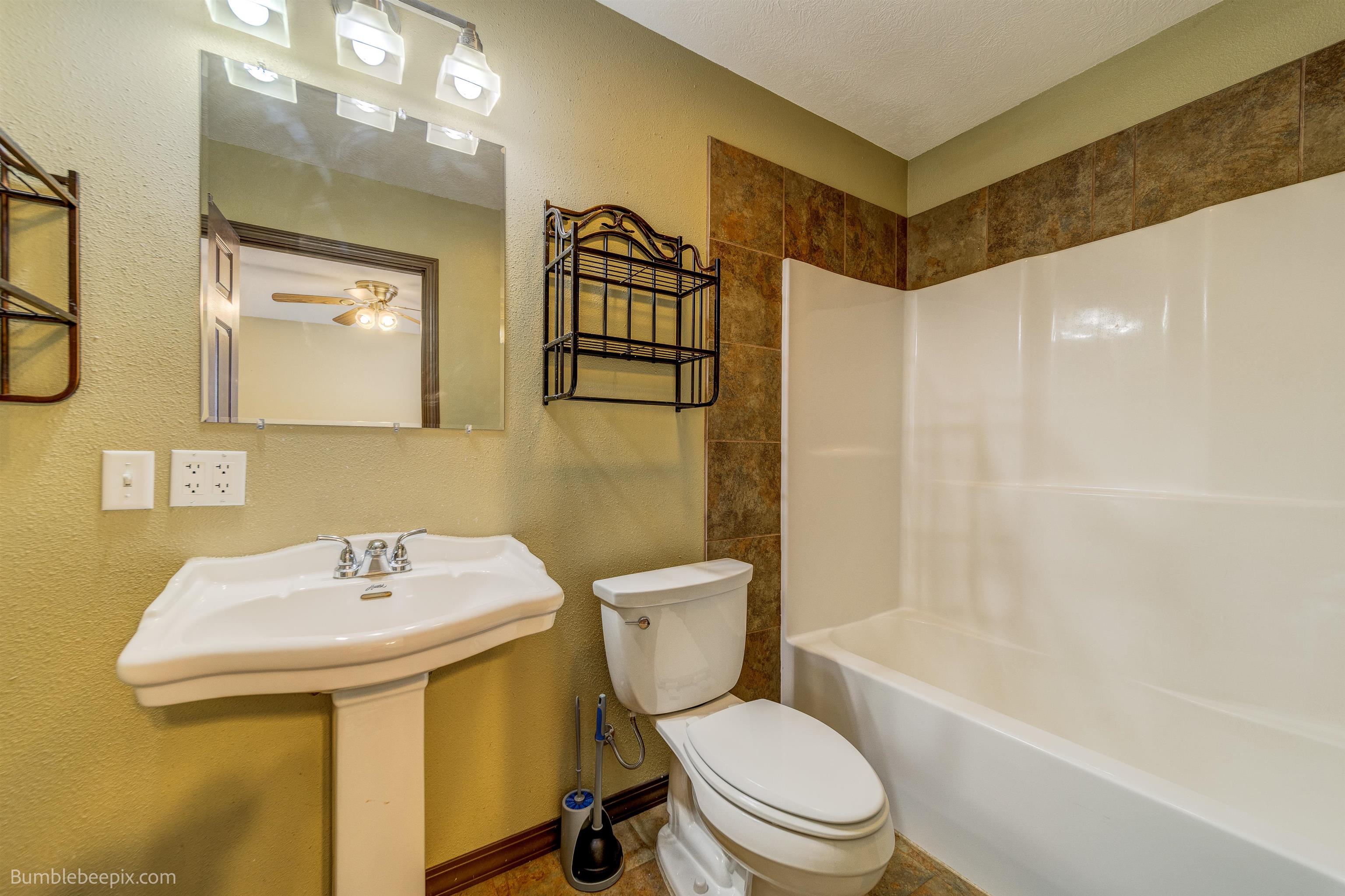 631 N Warren Dr - Photo 37