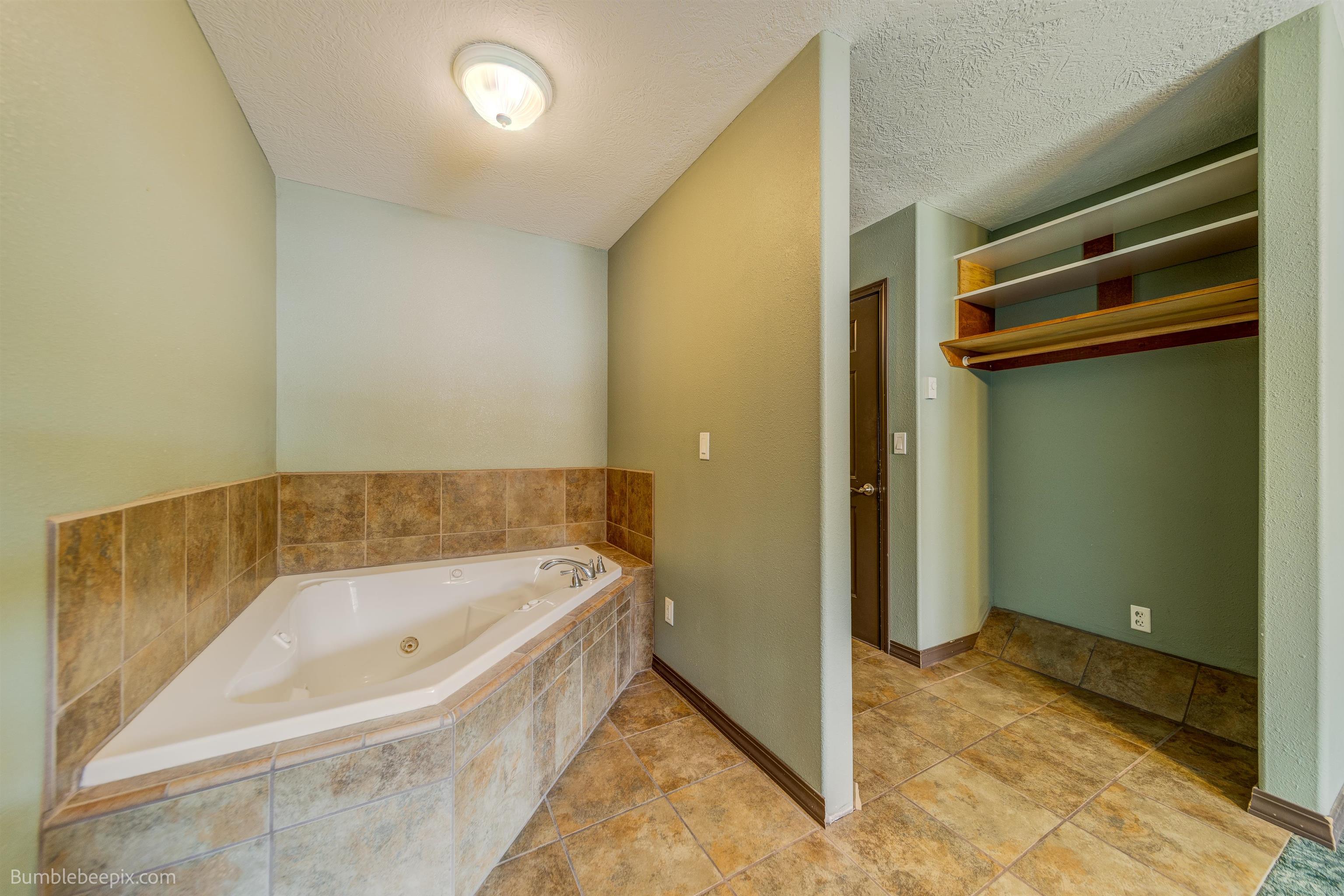 631 N Warren Dr - Photo 44