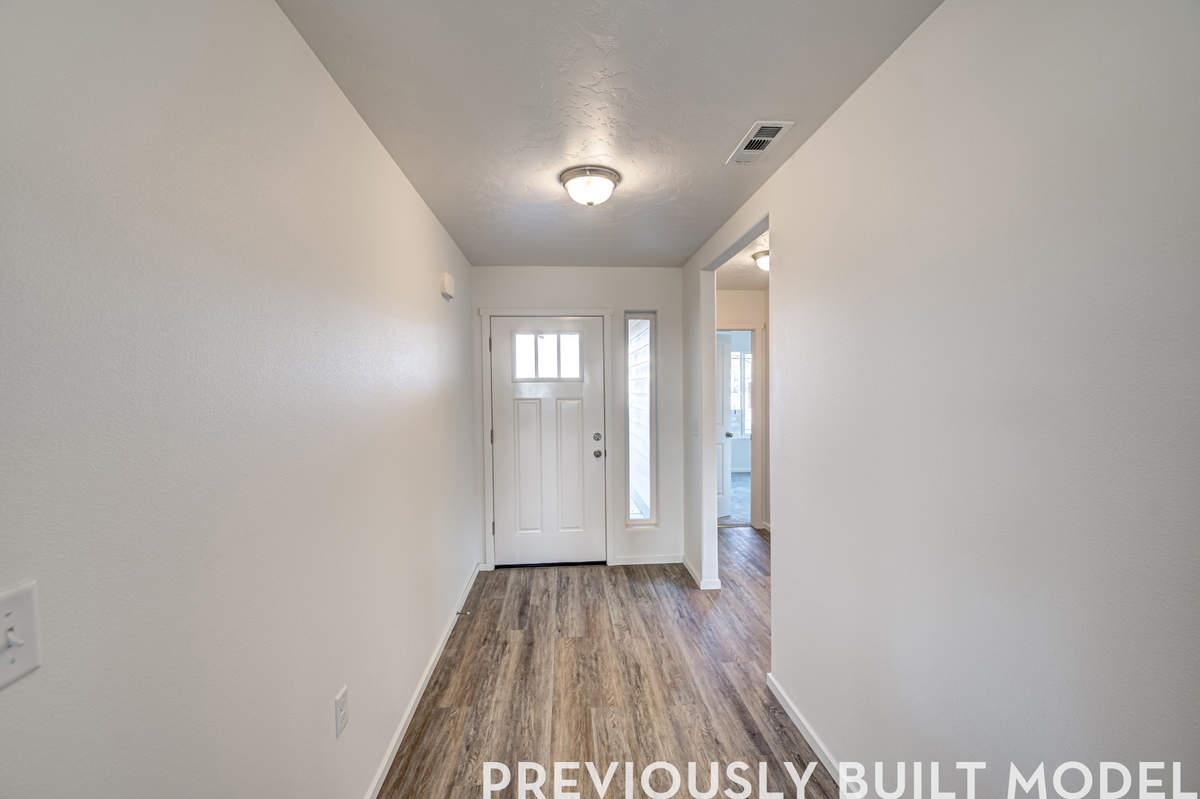 18805 E Riverside Ct - Photo 2