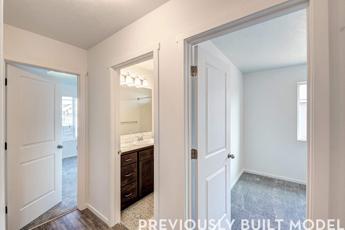 18805 E Riverside Ct - Photo 3