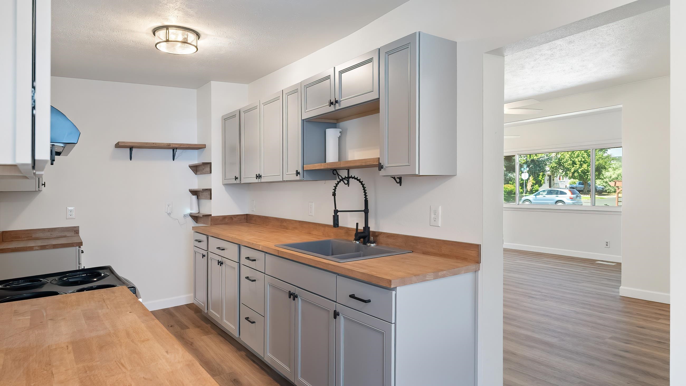 2302 E Mission Ave - Photo 12