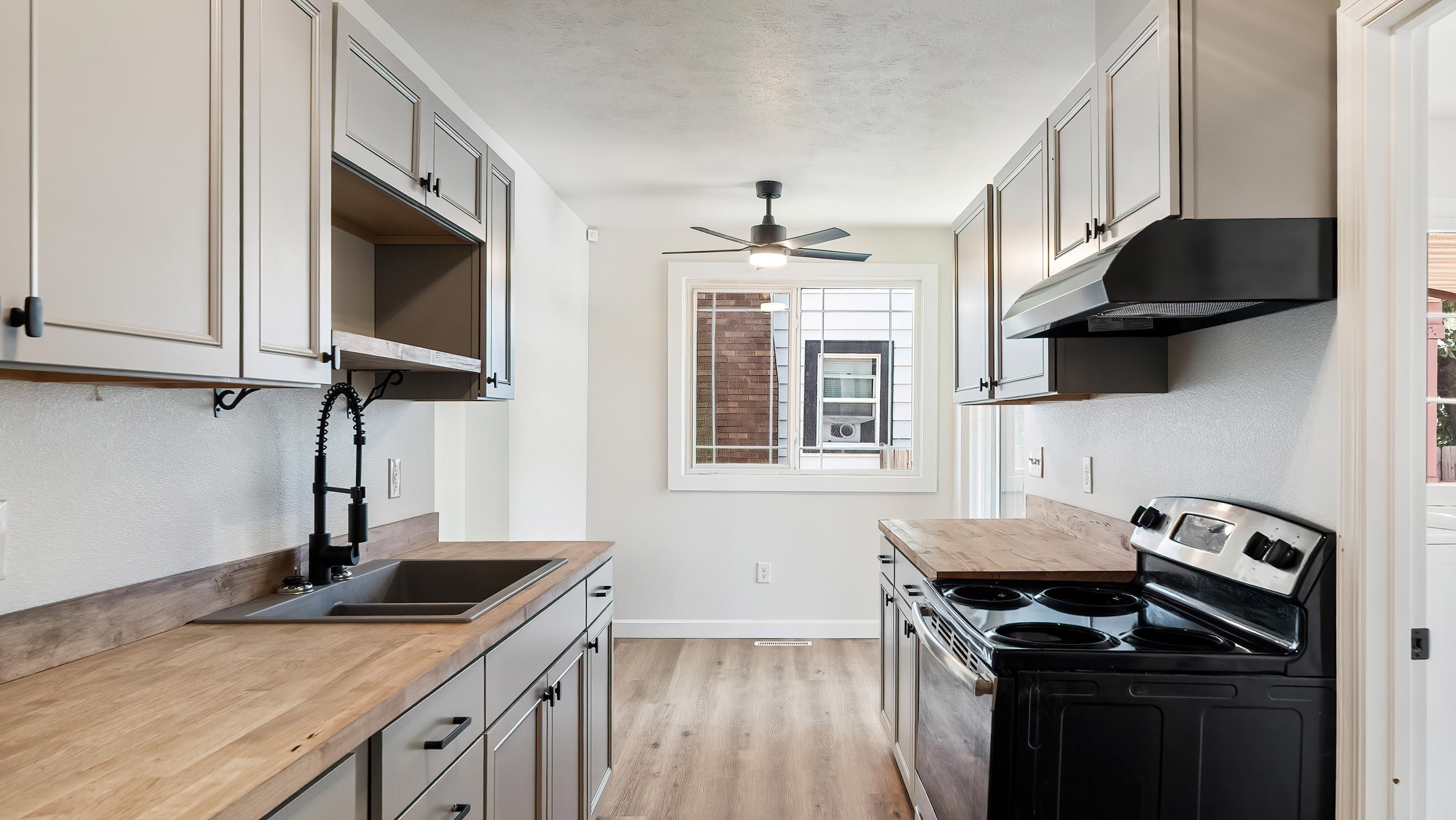2302 E Mission Ave - Photo 13