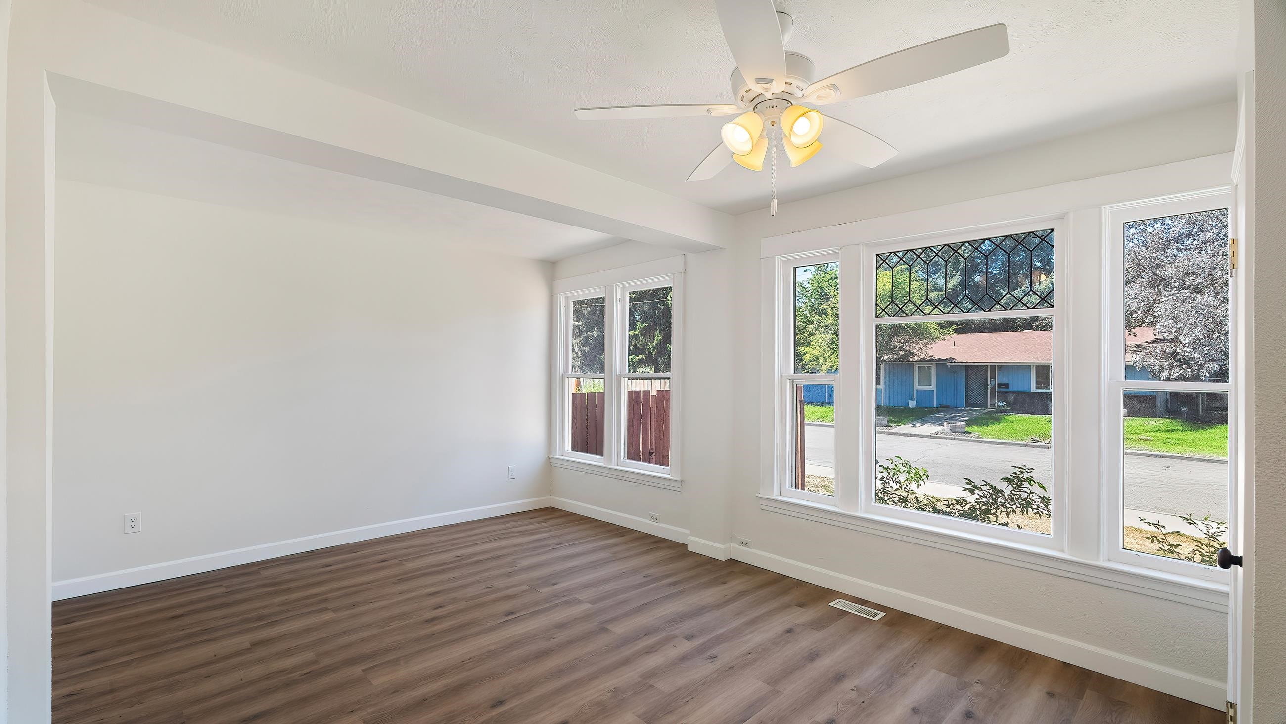 2302 E Mission Ave - Photo 14