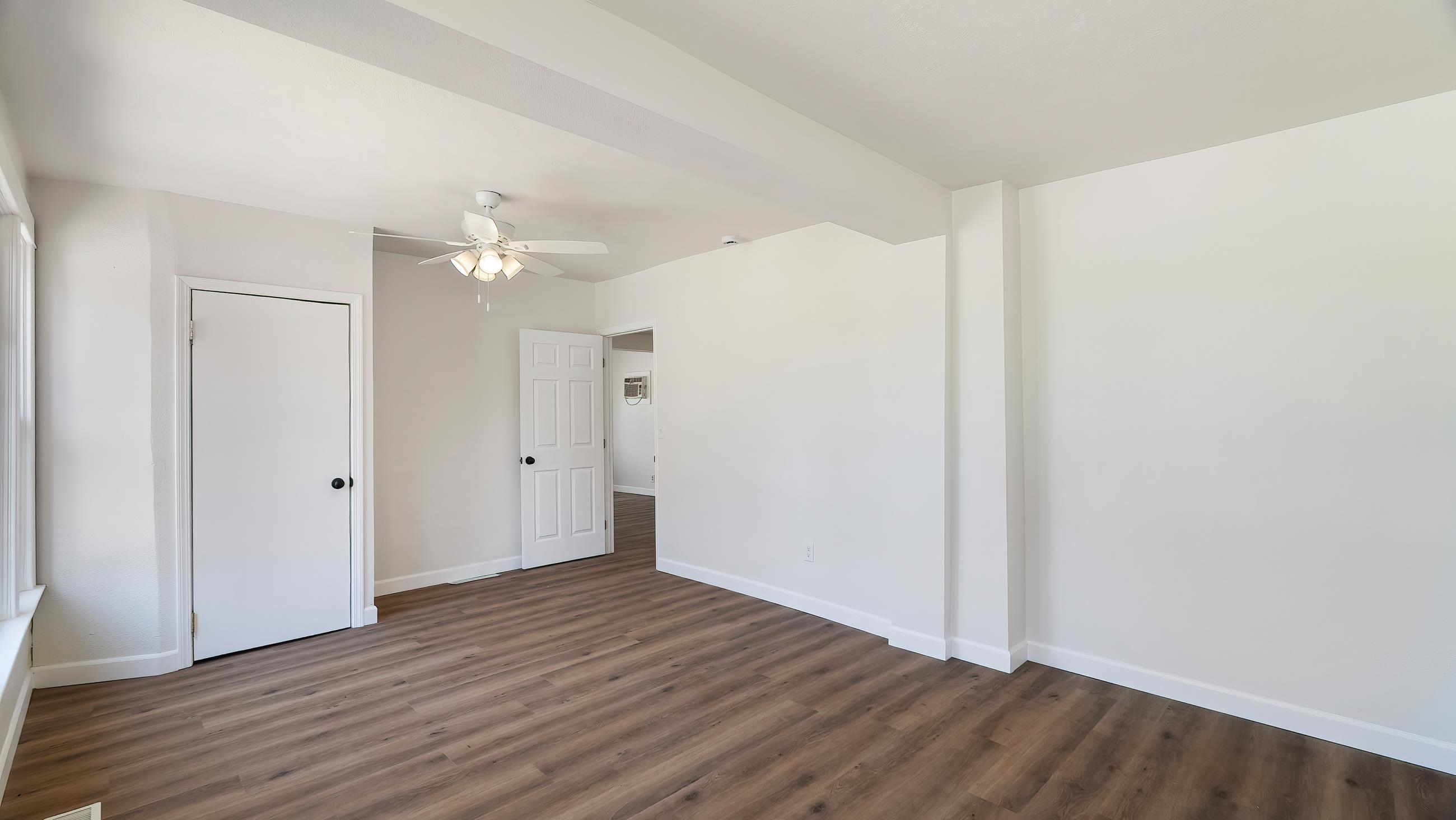 2302 E Mission Ave - Photo 16