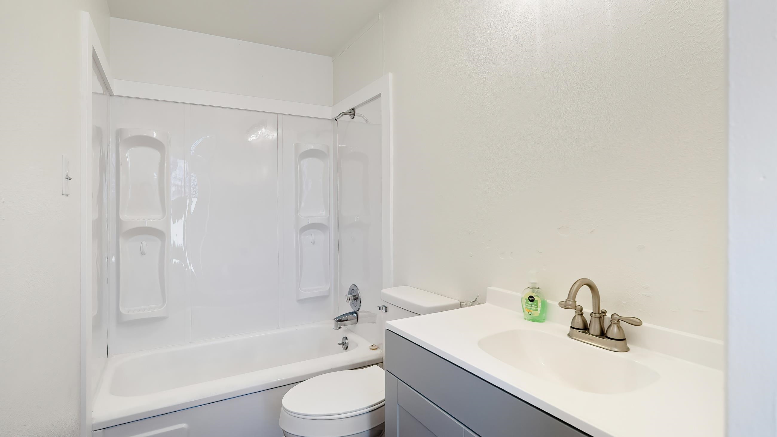 2302 E Mission Ave - Photo 17