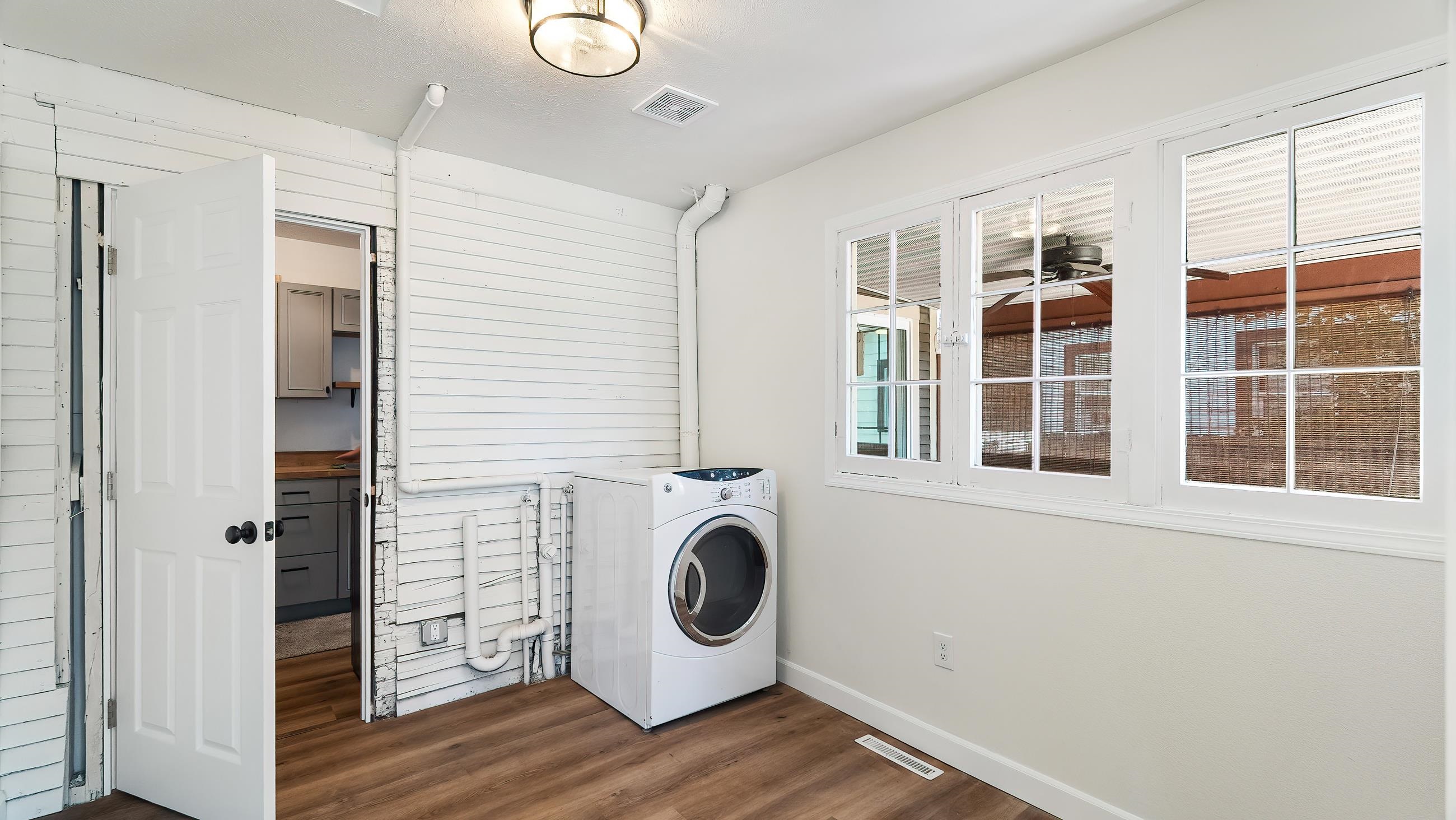 2302 E Mission Ave - Photo 18
