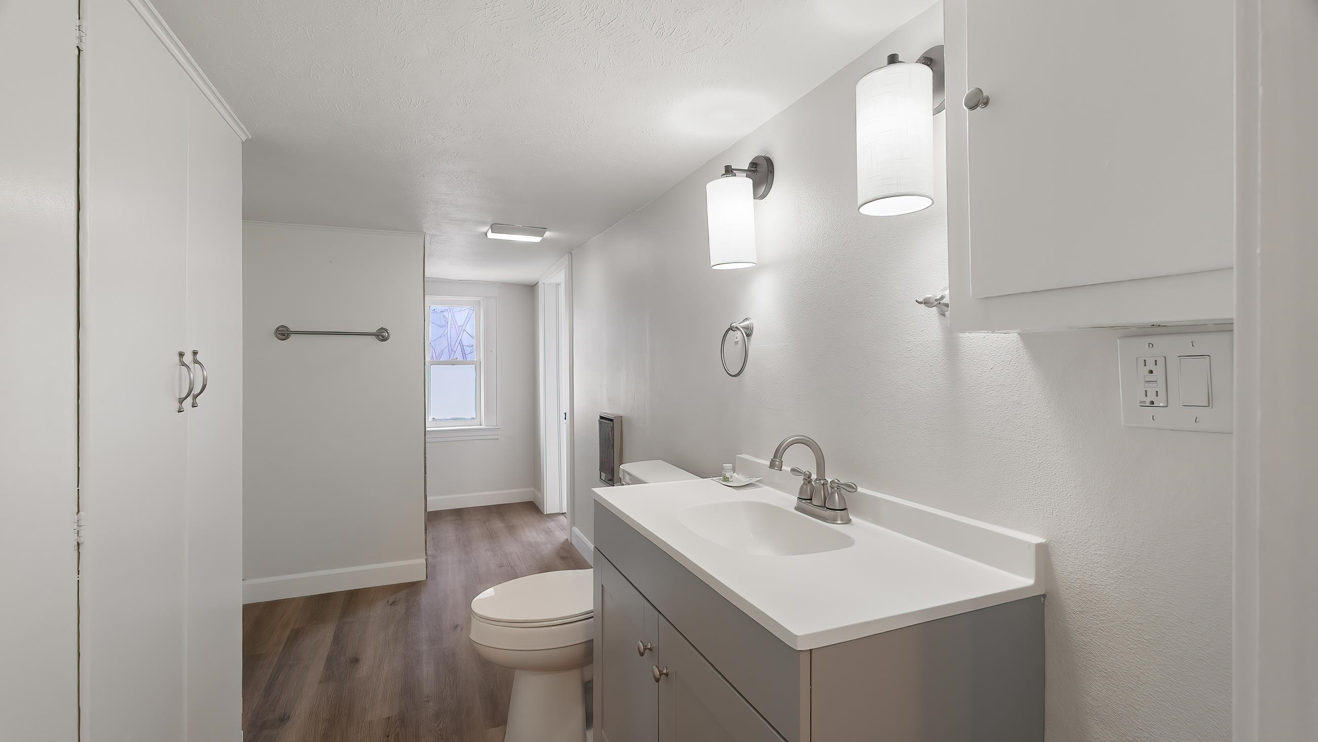 2302 E Mission Ave - Photo 23