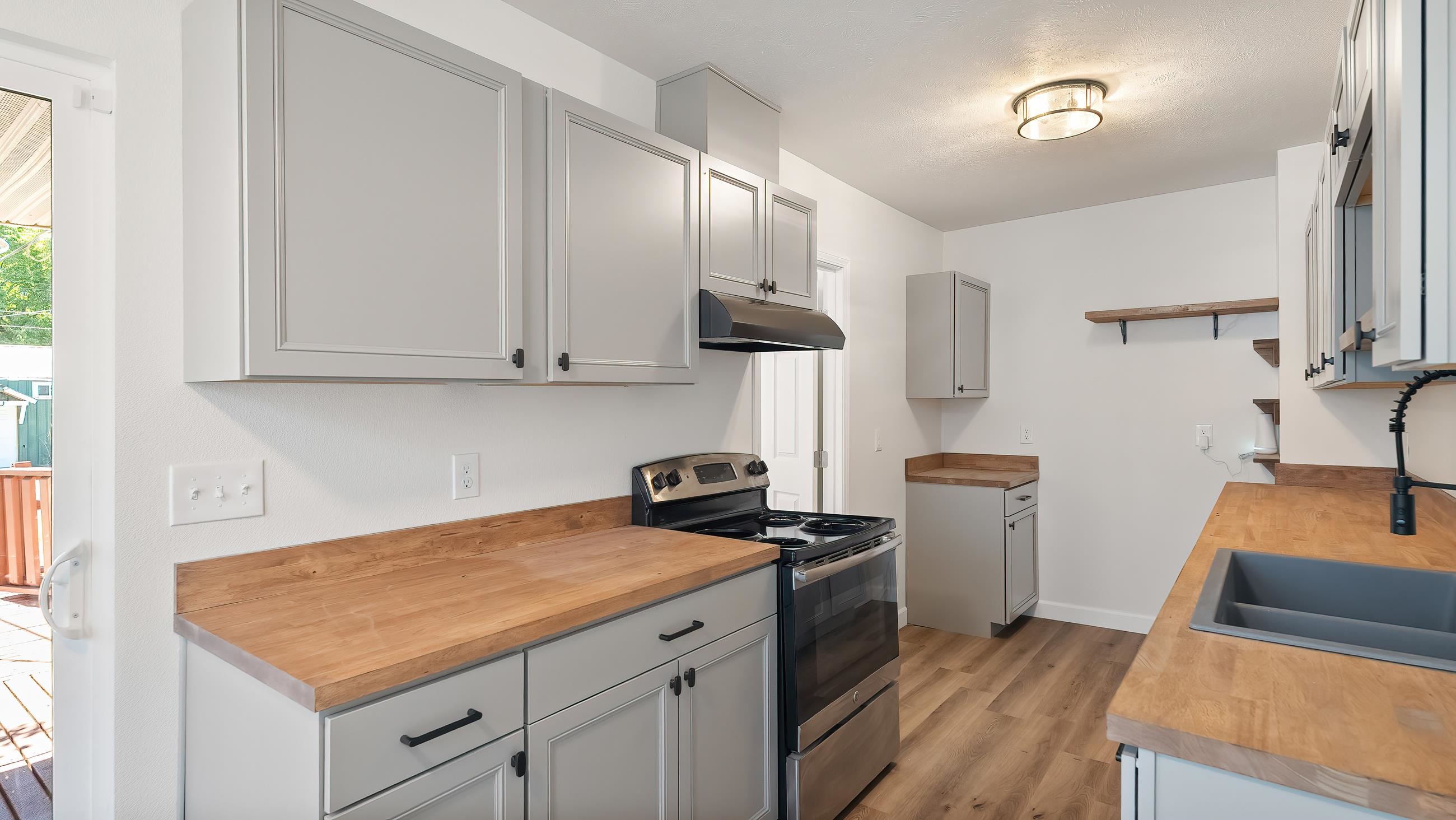 2302 E Mission Ave - Photo 10