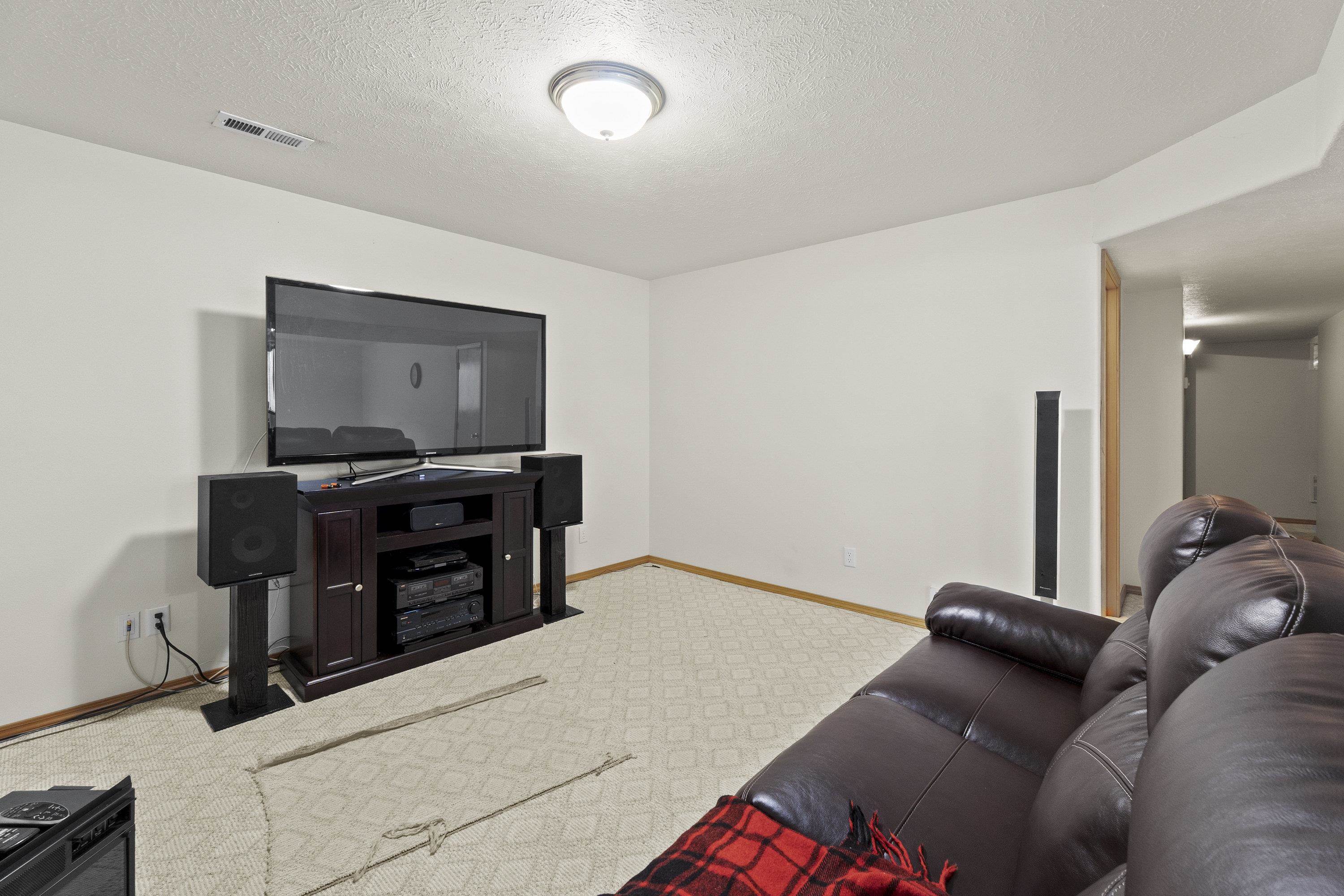 7905 W Seven Mile Rd - Photo 26