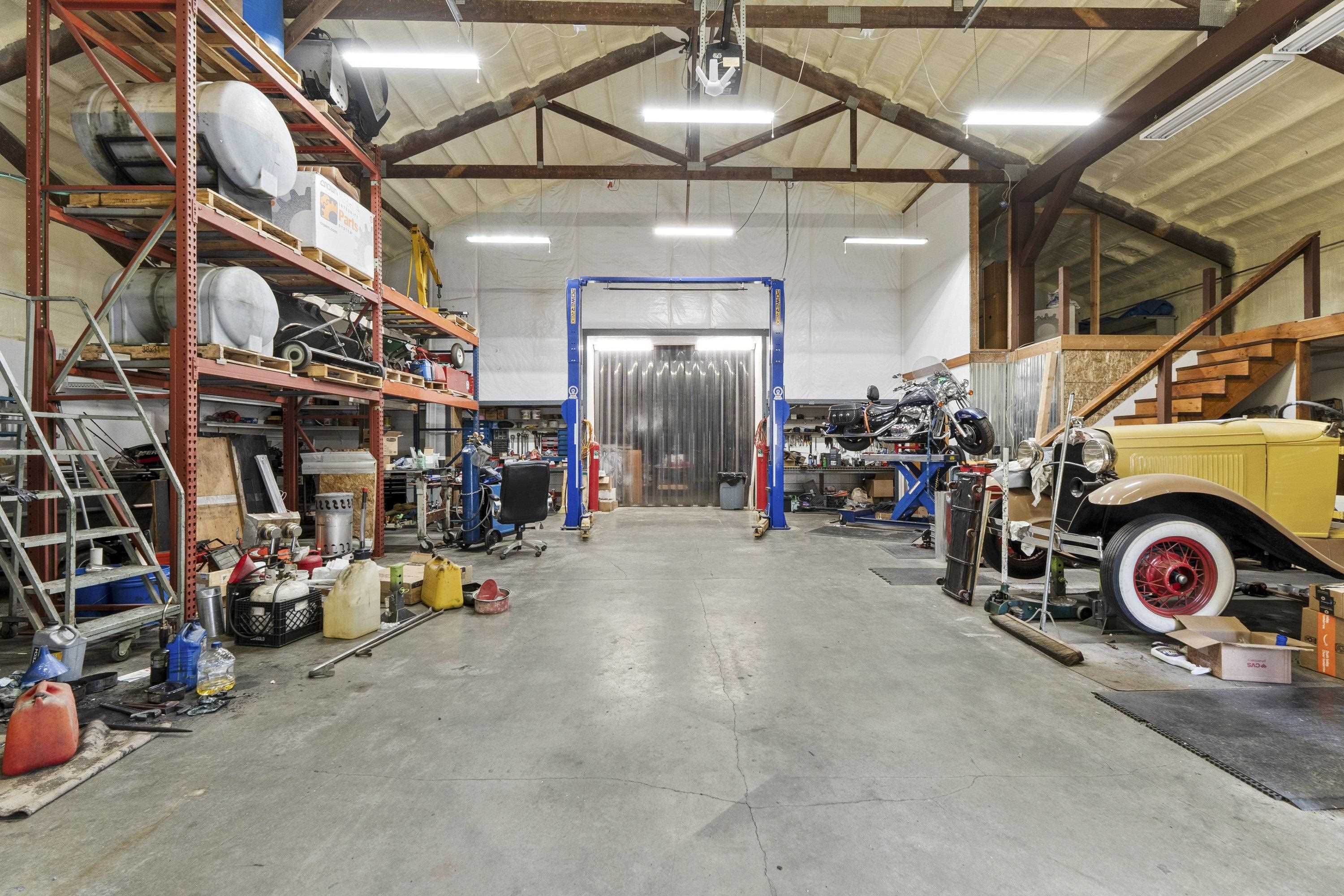 7905 W Seven Mile Rd - Photo 39