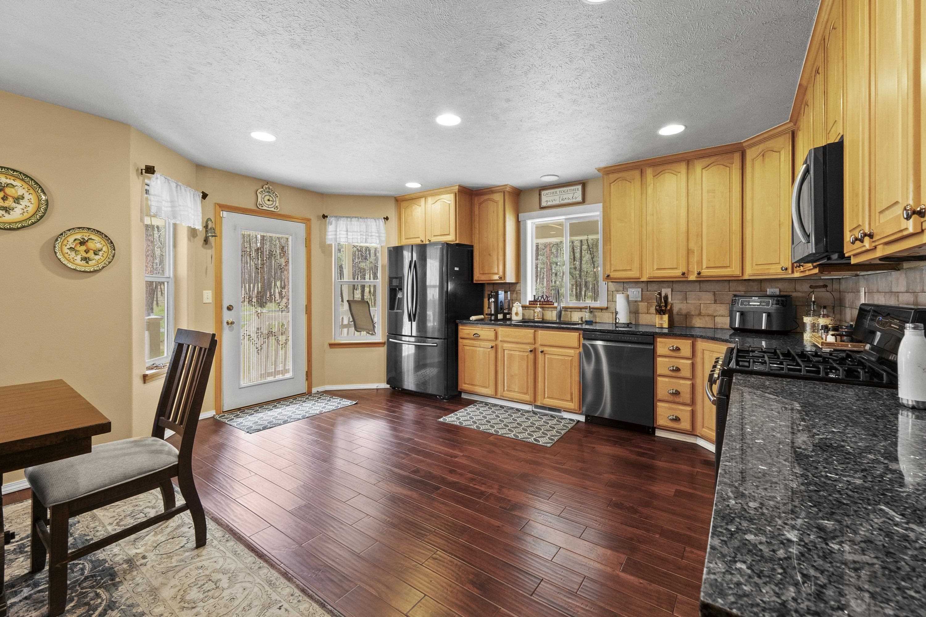 7905 W Seven Mile Rd - Photo 8