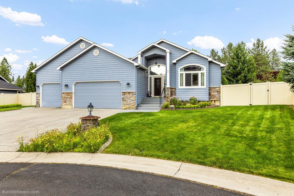 714 E Erica Ct - Photo 2