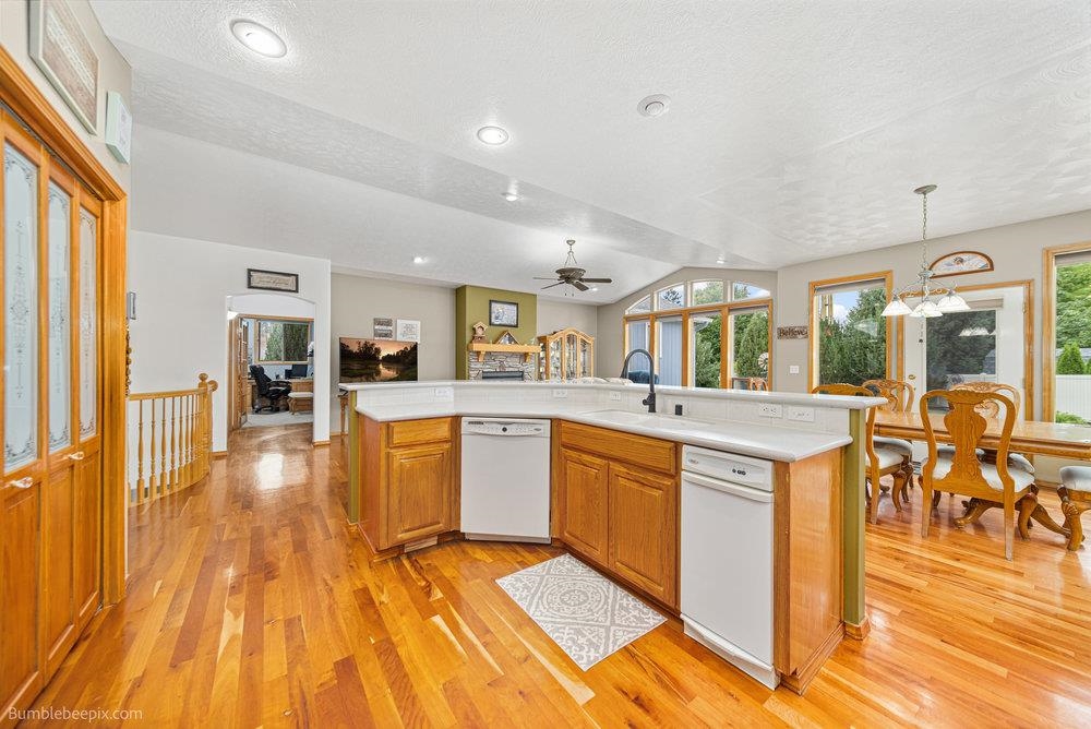 714 E Erica Ct - Photo 12