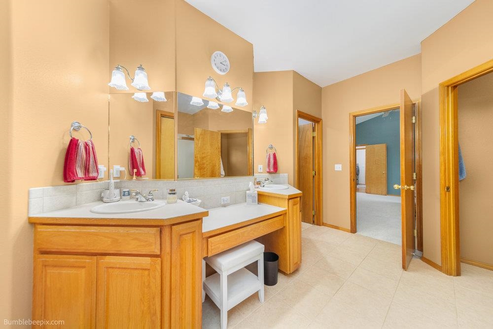 714 E Erica Ct - Photo 18