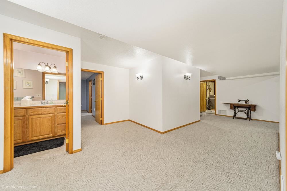714 E Erica Ct - Photo 24
